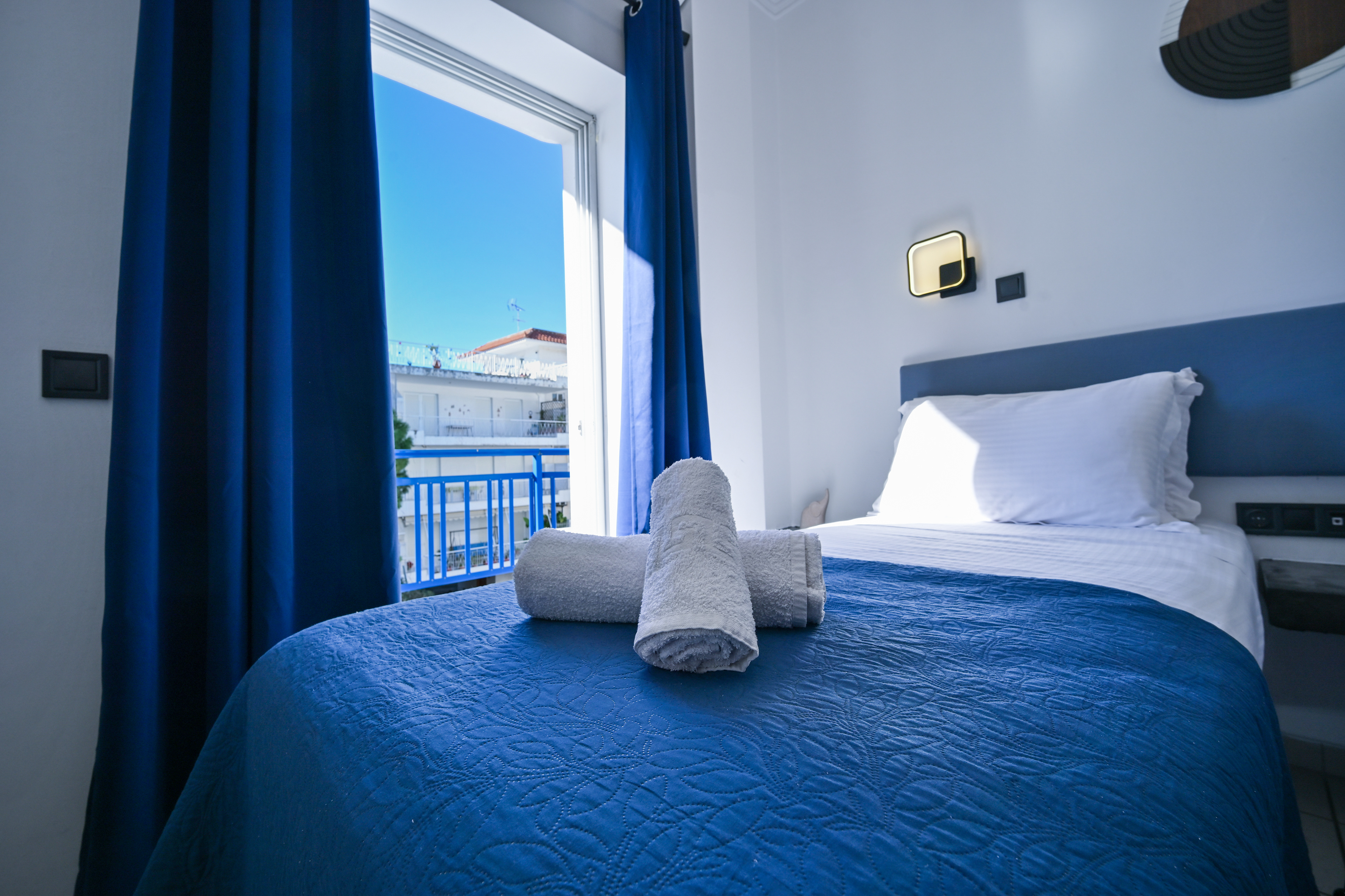 Minimal Hotel in Porto Rafti