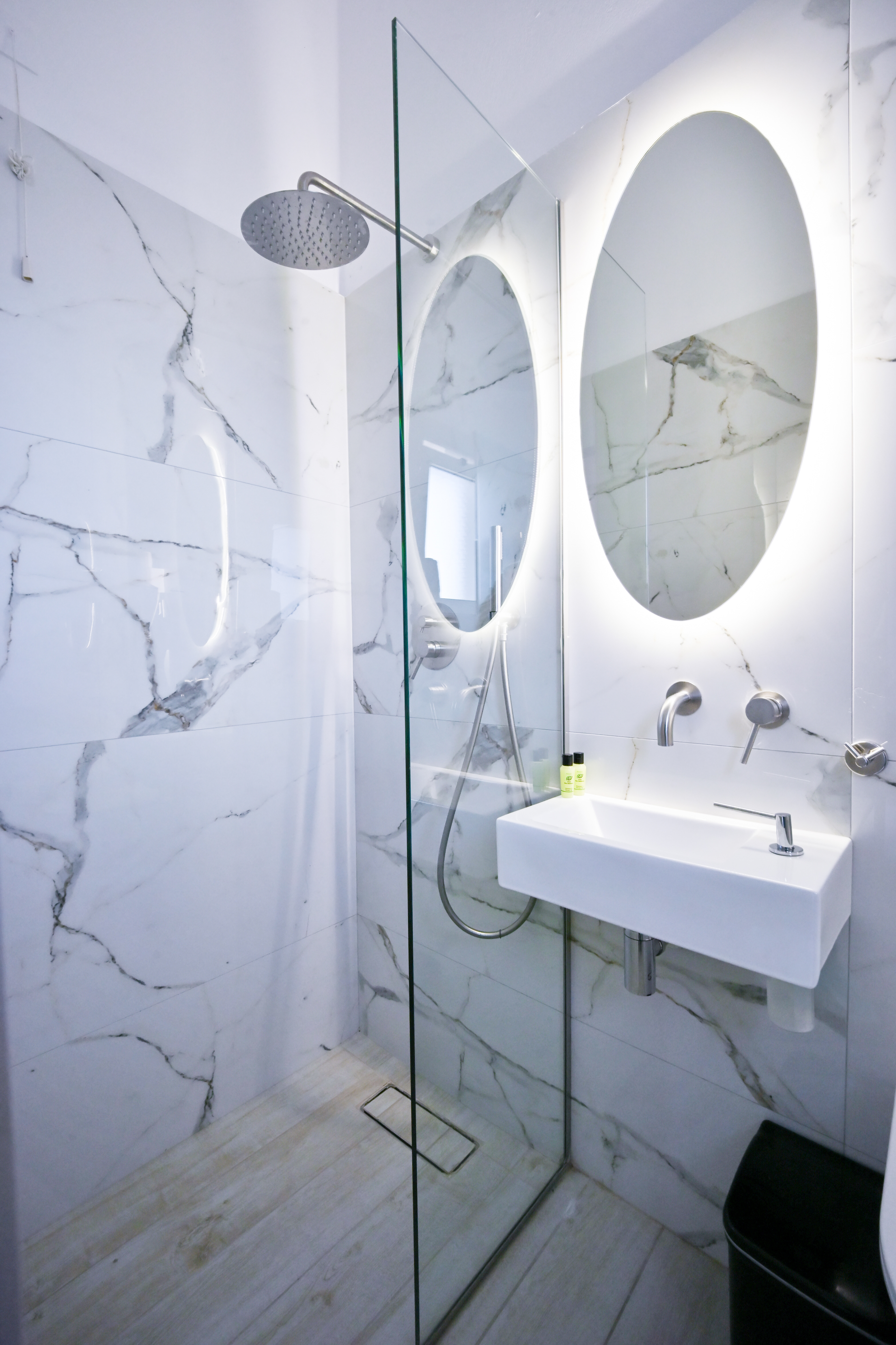 Minimal Hotel in Porto Rafti