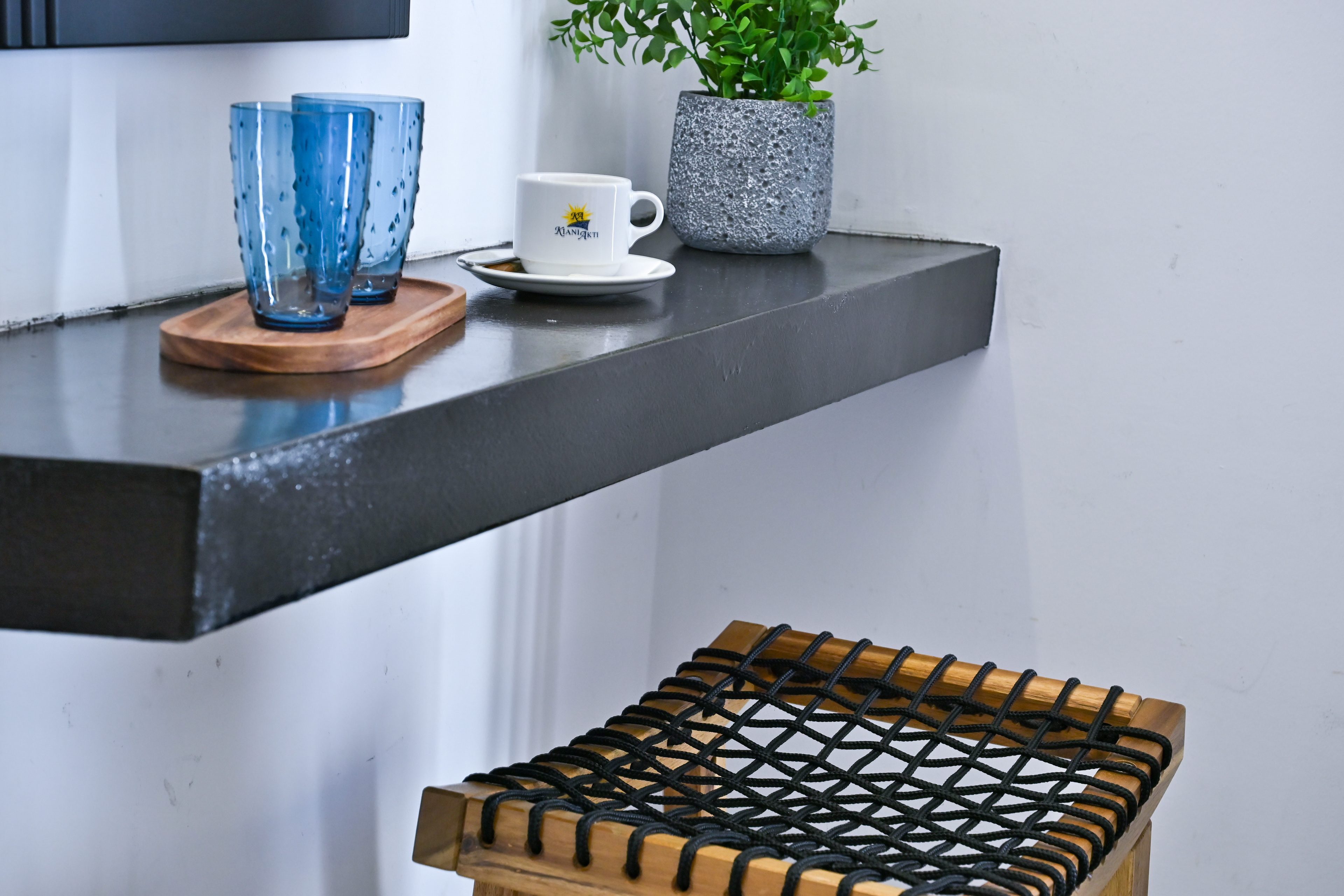 Minimal Hotel in Porto Rafti