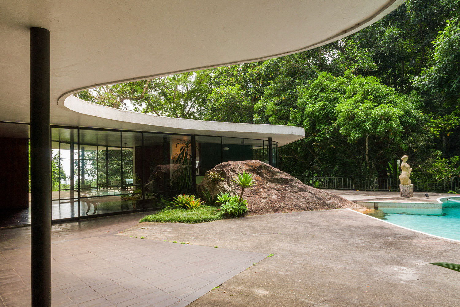 Casa das Canoas, Oscar Niemeyer