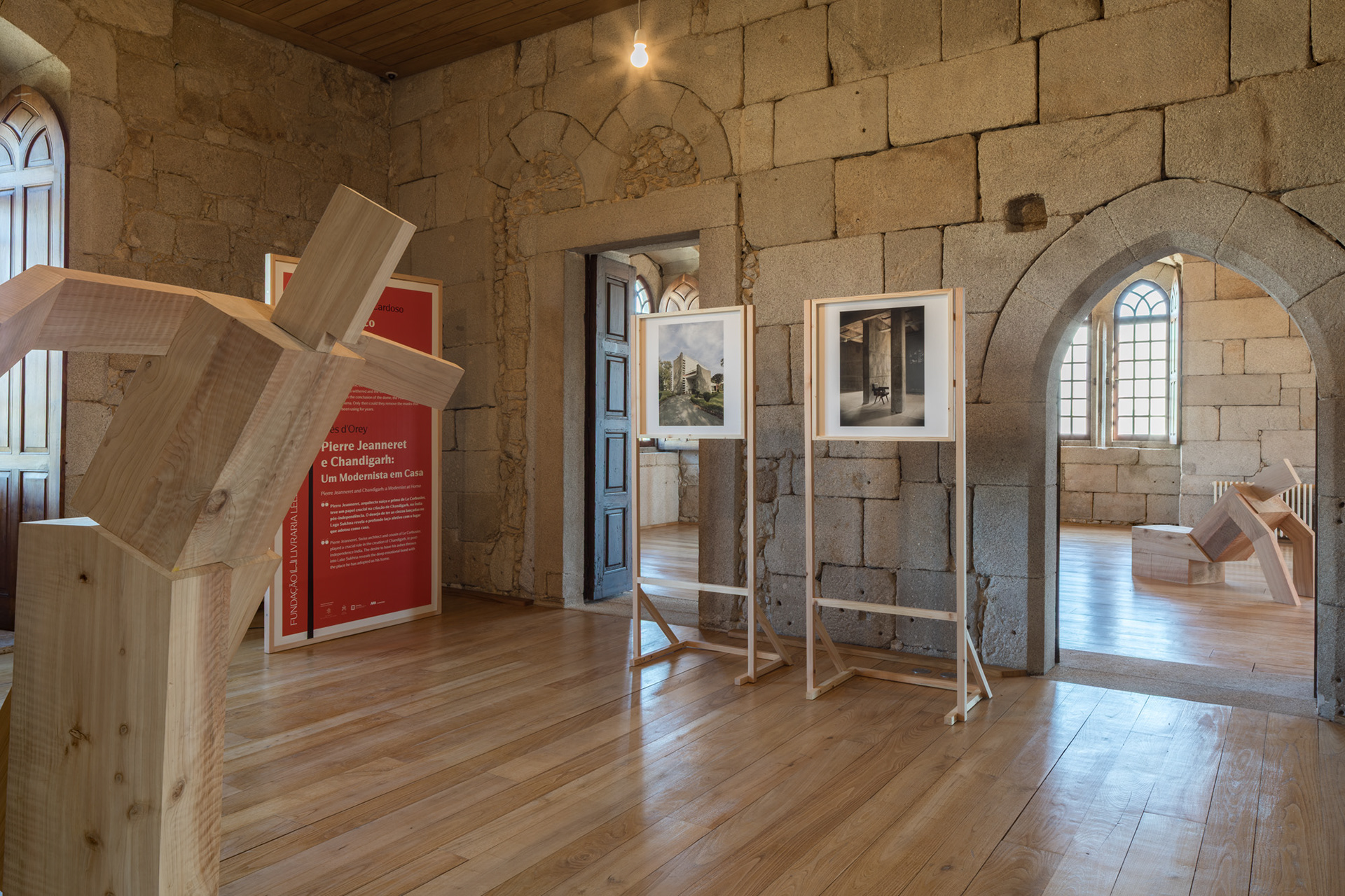 EXHIBITION: PEOPLE IN MOTION - Um itinerário artístico sobre migrações e encontros, com curadoria de Roberto Cremascoli, e obras de Álvaro Siza, Mónica de Miranda, Afonso Cruz, Dulce Maria Cardoso, Gonçalo M. Tavares, Isabel Lucas, José Luís Peixoto, Attilio Fiumarella, Inês d’Orey, Nuno Cera, Paulo Catrica, Rita Burmester, Marco Cremascoli e Rita Nery.