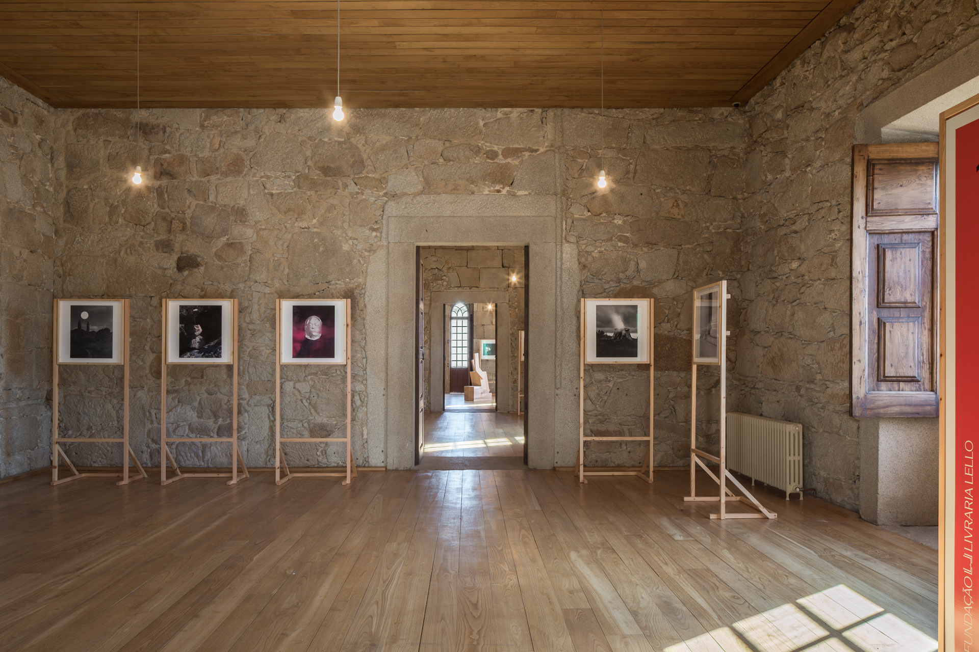 EXHIBITION: PEOPLE IN MOTION - Um itinerário artístico sobre migrações e encontros, com curadoria de Roberto Cremascoli, e obras de Álvaro Siza, Mónica de Miranda, Afonso Cruz, Dulce Maria Cardoso, Gonçalo M. Tavares, Isabel Lucas, José Luís Peixoto, Attilio Fiumarella, Inês d’Orey, Nuno Cera, Paulo Catrica, Rita Burmester, Marco Cremascoli e Rita Nery.