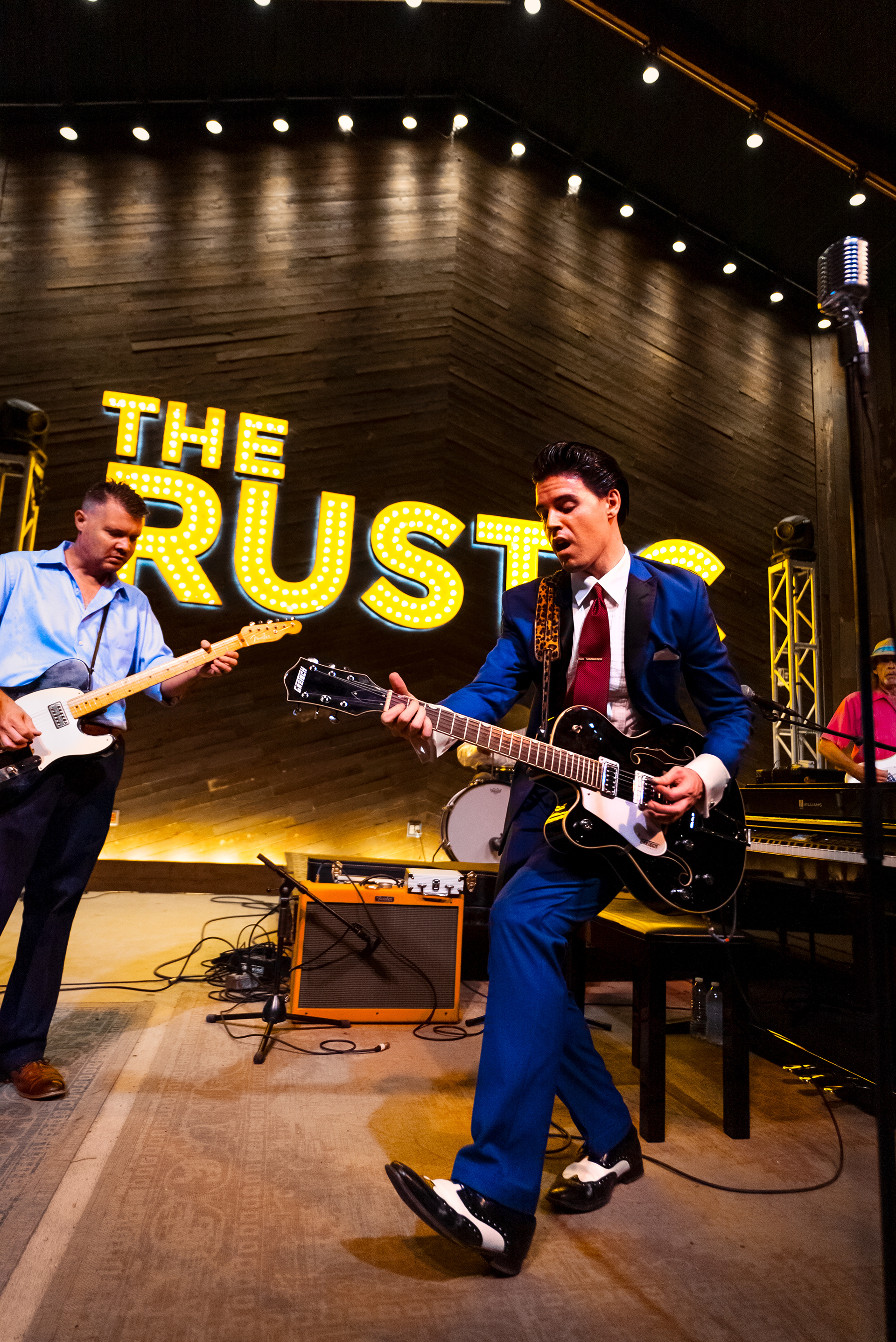 Erik Dongil performance at The Rustic