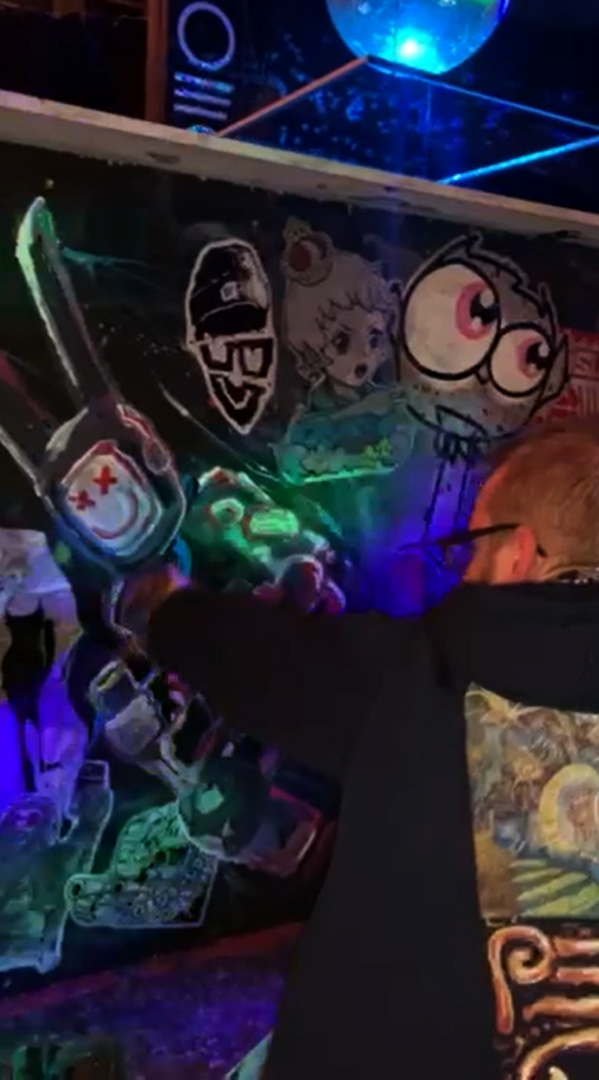 Live Painting Space Bunny