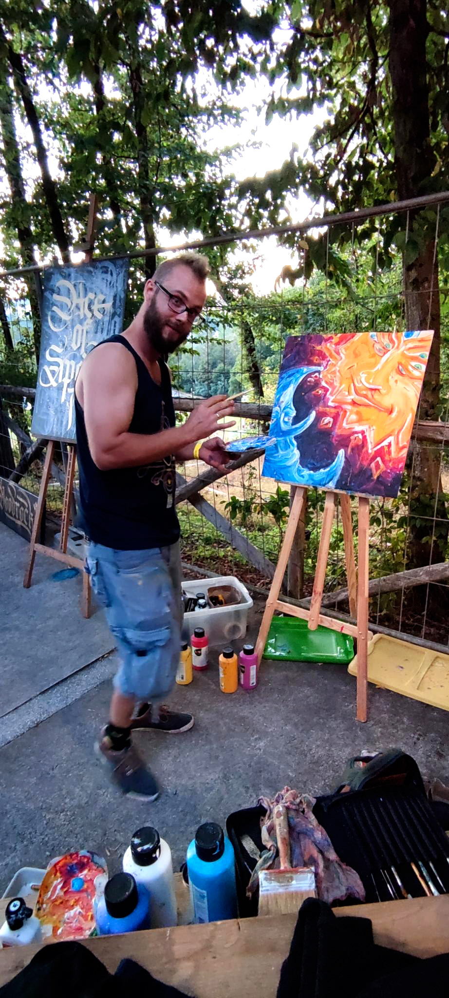 Voodrock 2022, Jannis beim Malen an "Tag und Nacht"