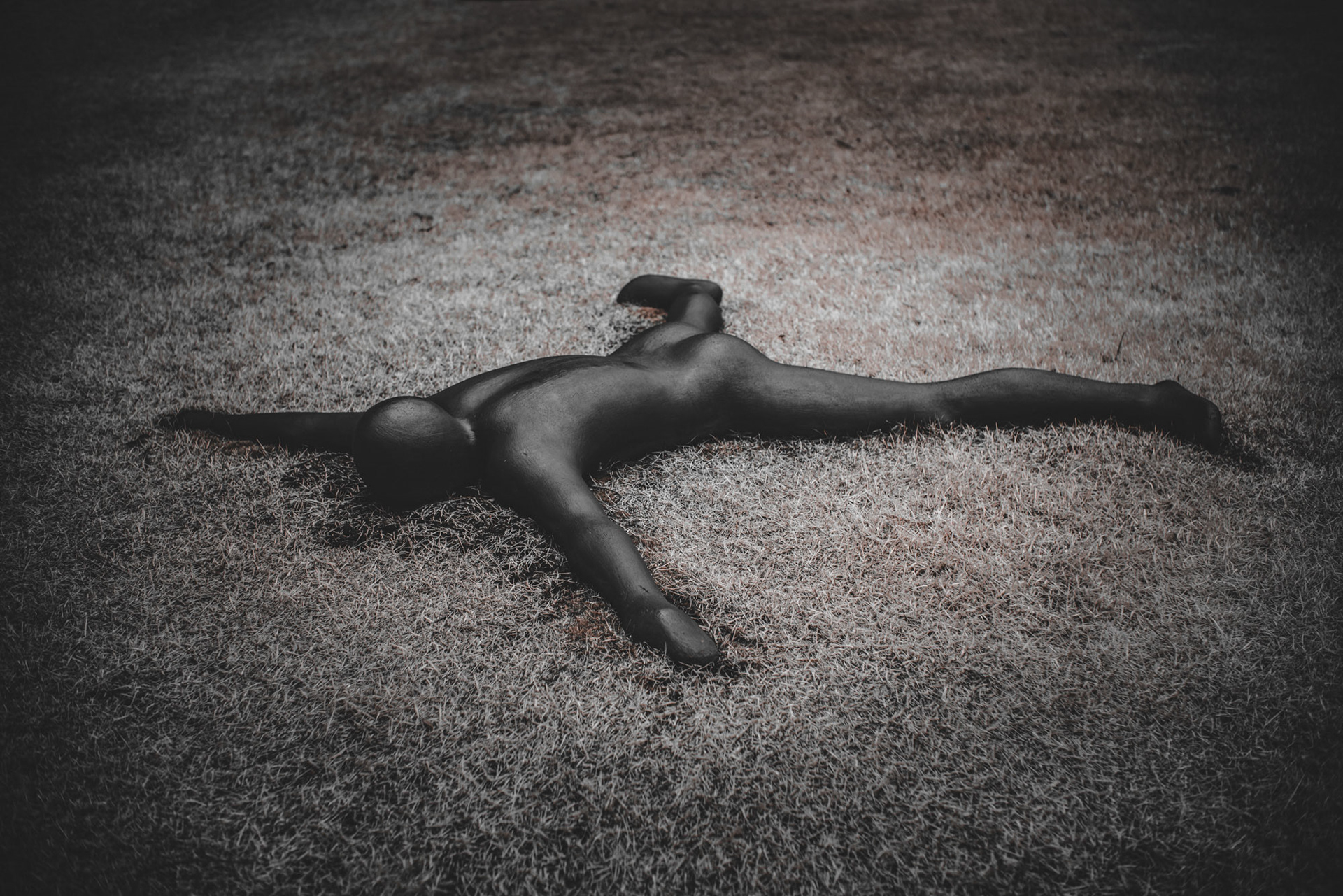Close III by Antony Gormley