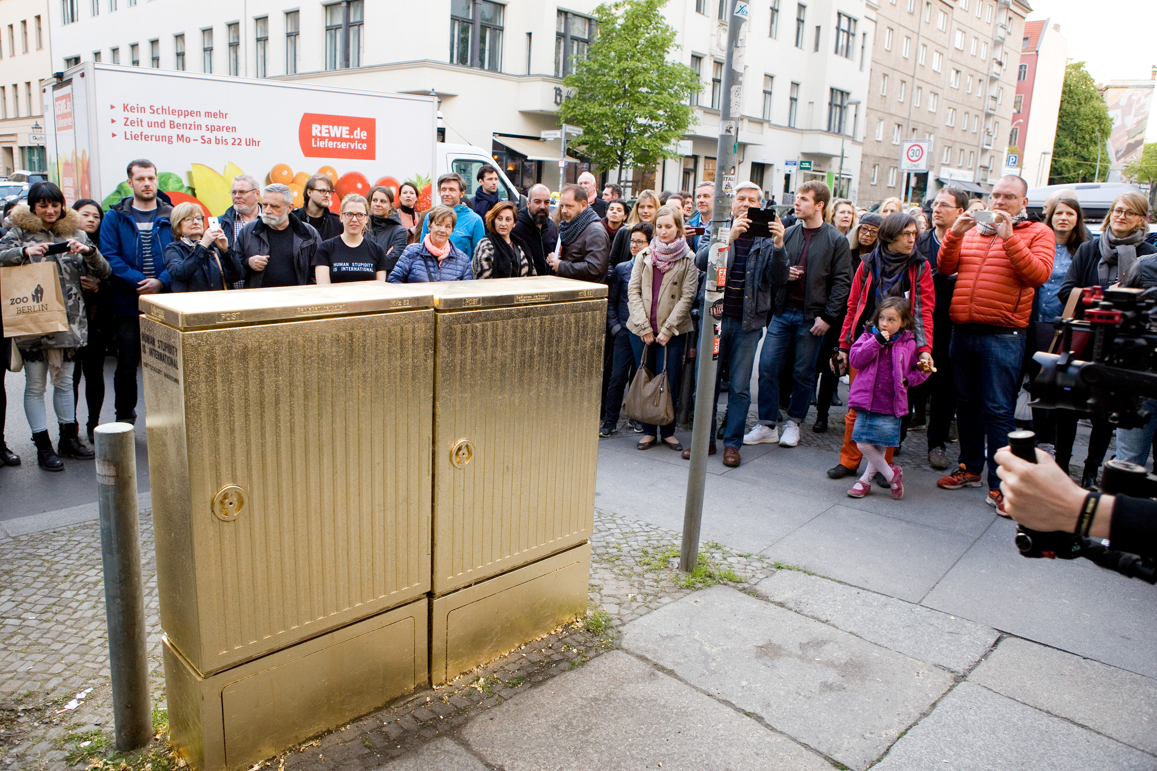 ©Konstantin-Boerner: NI Gallery Opening – HELLOGRAPH | Grafik Design Agentur Potsdam, Berlin-Brandenburg