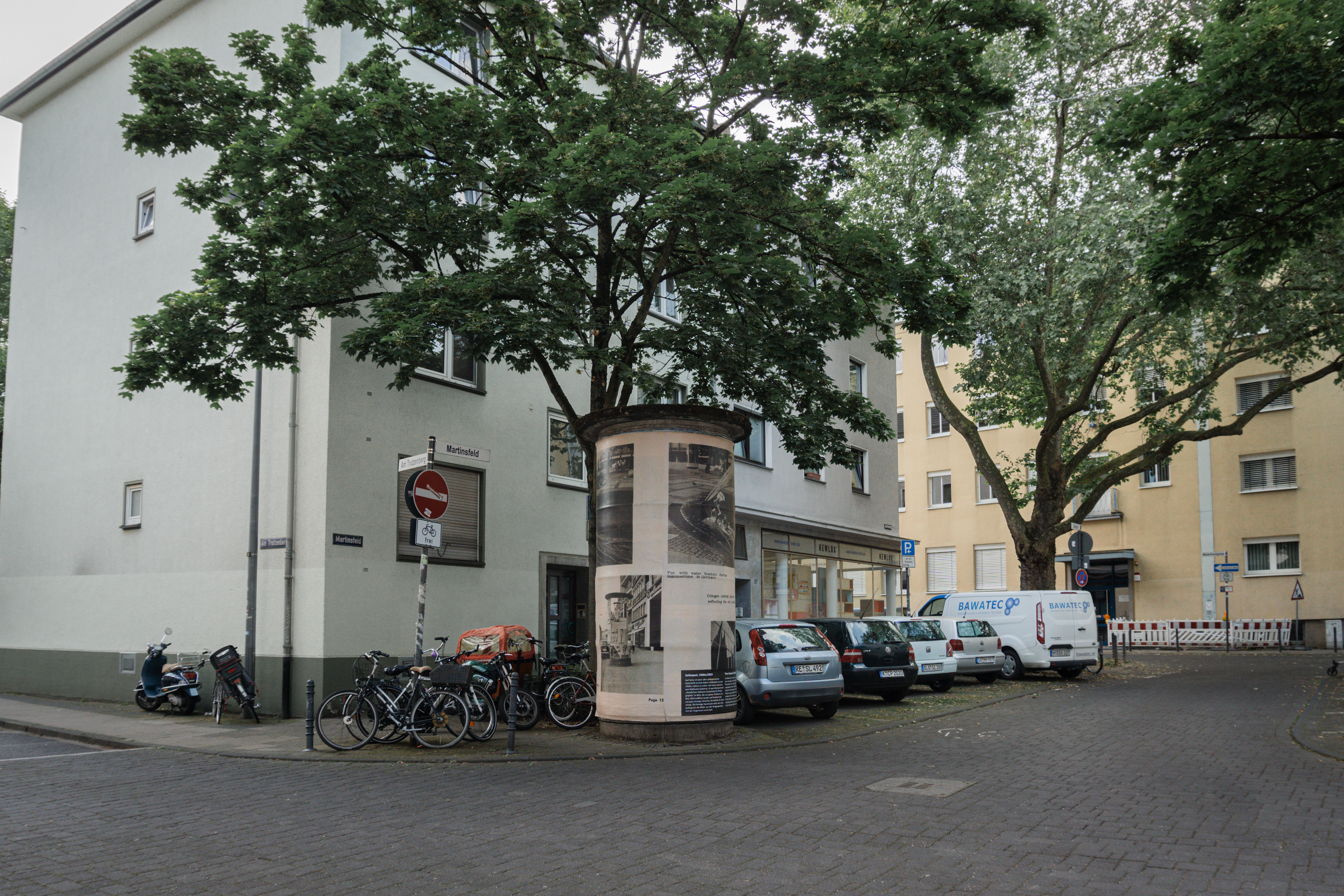 "Zeitkapsel" on an Art Pillar, Byron Co, Altstadt-Süd, Köln, 2024