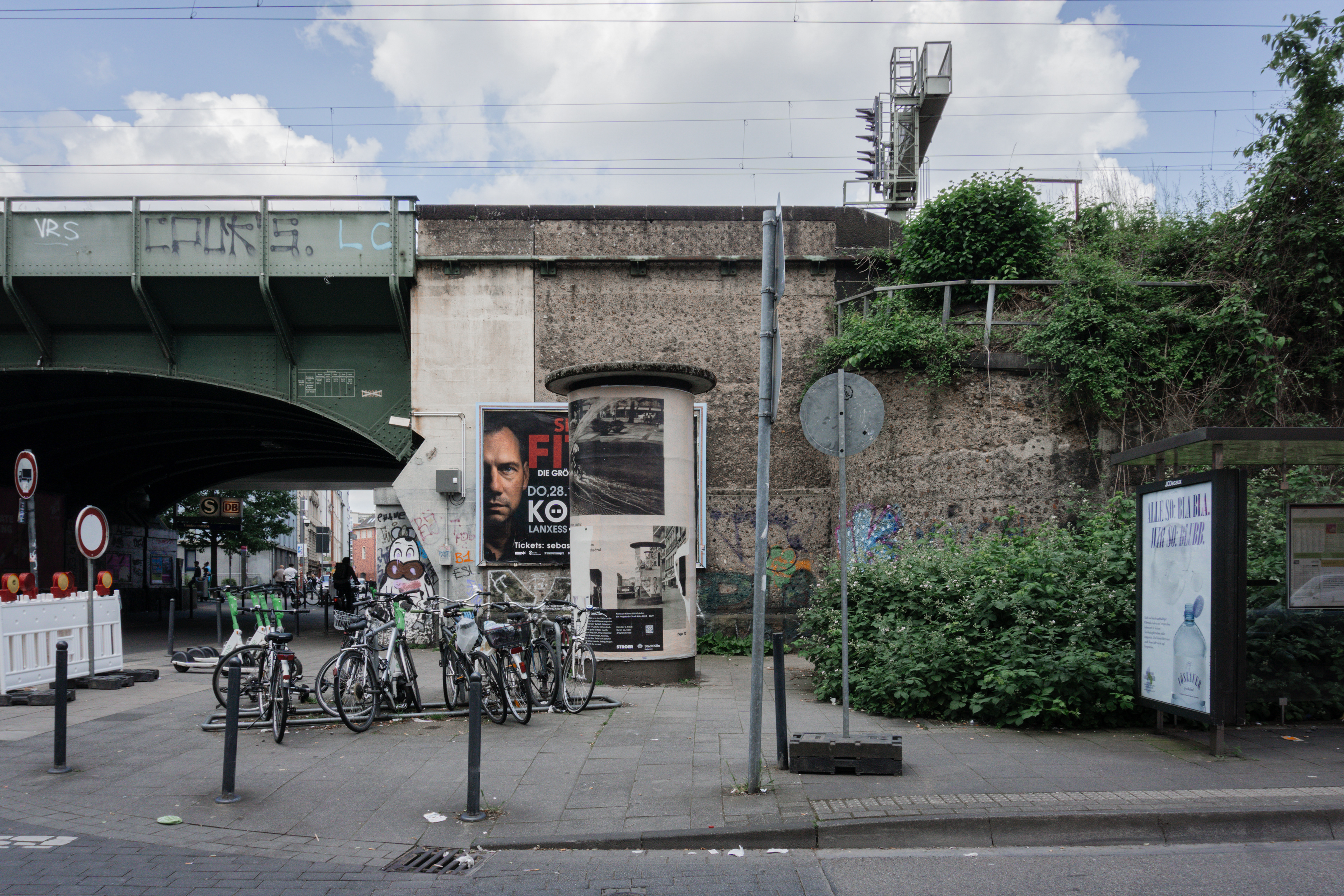 "Zeitkapsel" on an Art Pillar, Byron Co, Kalk 1, Köln, 2024