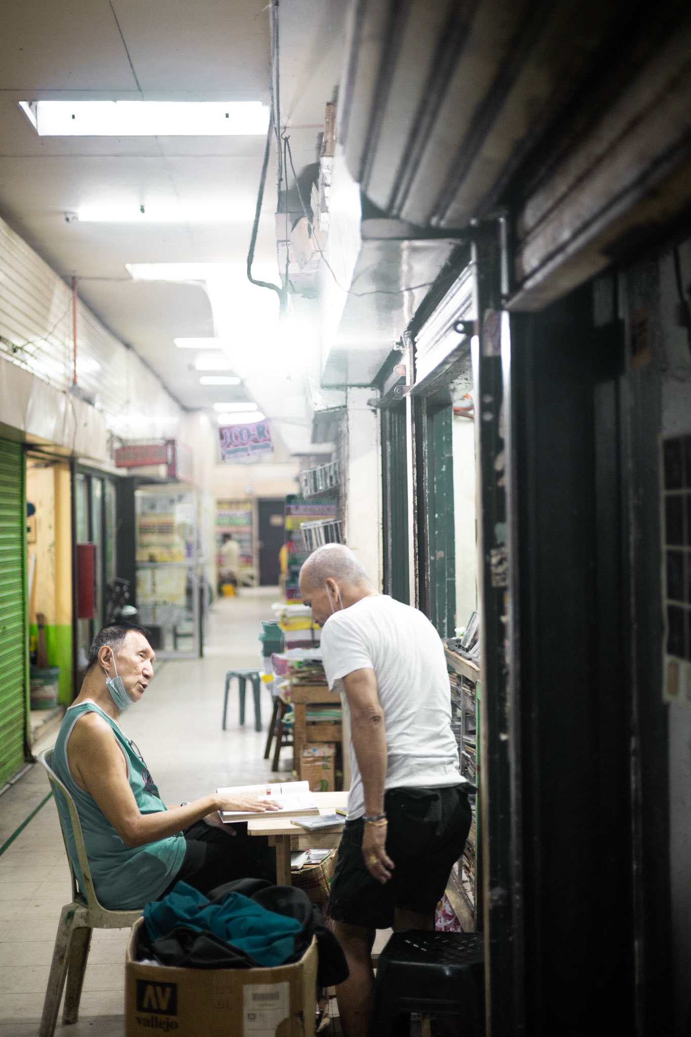 BULYAW | Rule of Thirds | Canon EOS RP 50mm F 1.8 STM | ISO 1250 f / 1.8 1/125 sec