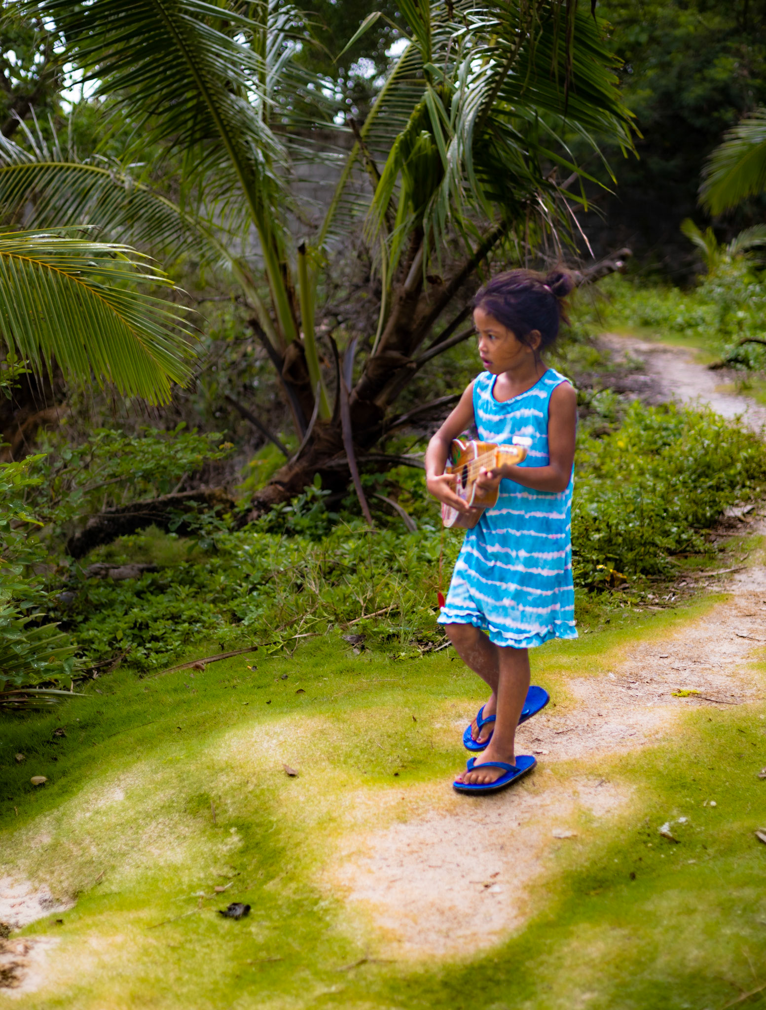 MUNTING SISTA REDUX | Rule of Thirds | Canon EOS RP 50mm F 1.8 STM | ISO 100 f / 1.8 1/1600 sec