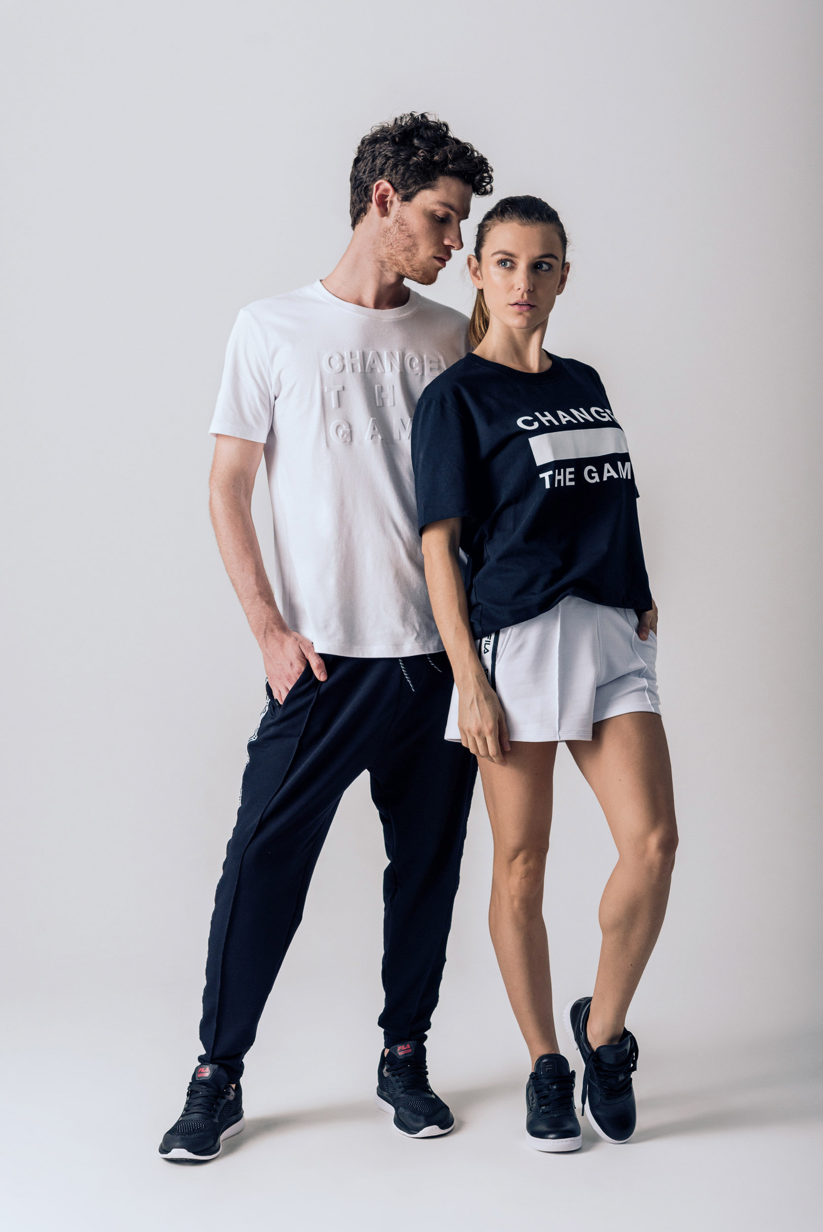 foto de modelo em lookbook, editorial em estúdio