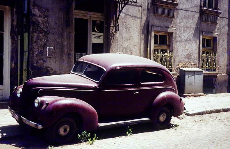 Oude auto in Plovdiv