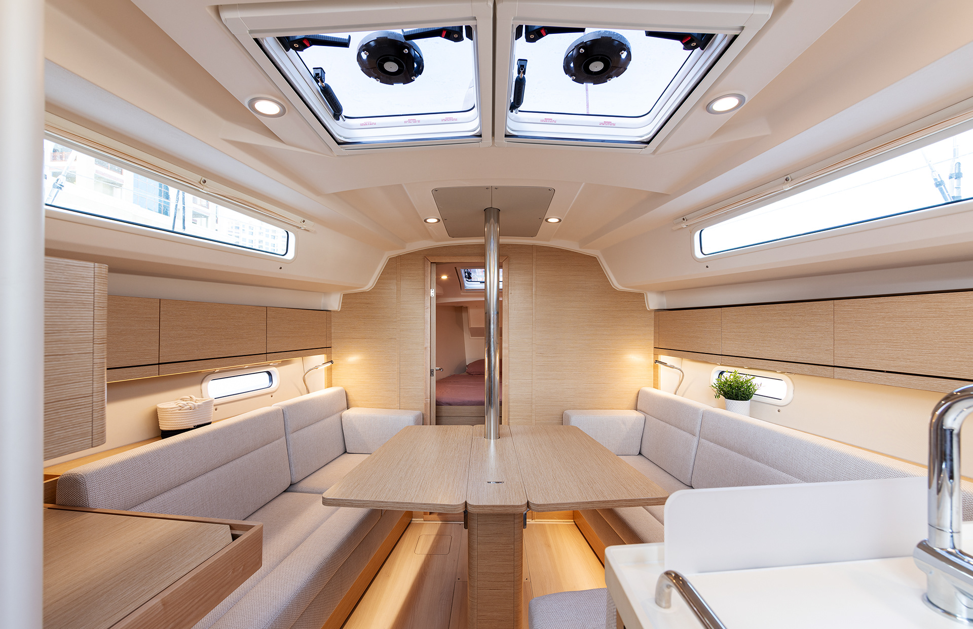 Hanse 348