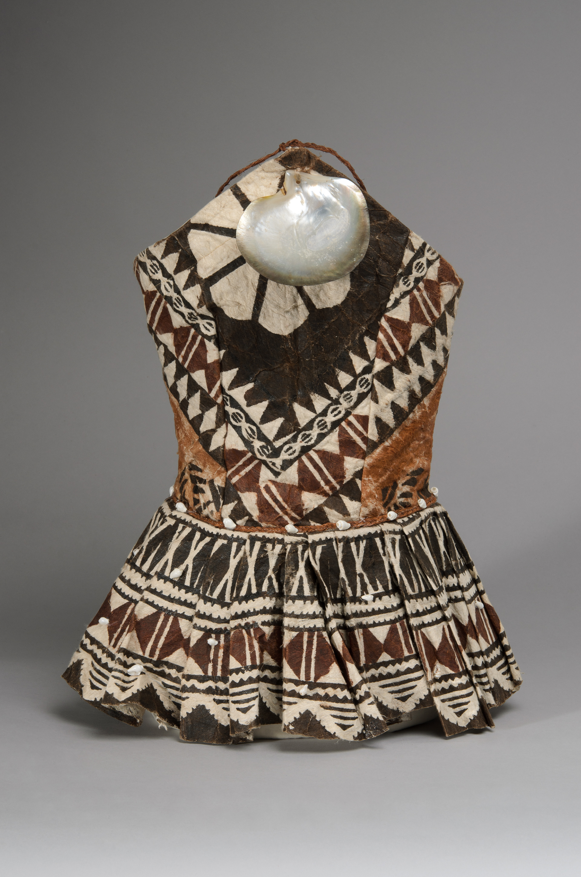 2013.10 A, barkcloth bodice, Fiji, 21st century, © Museum of Archaeology and Anthropology, University of Cambridge