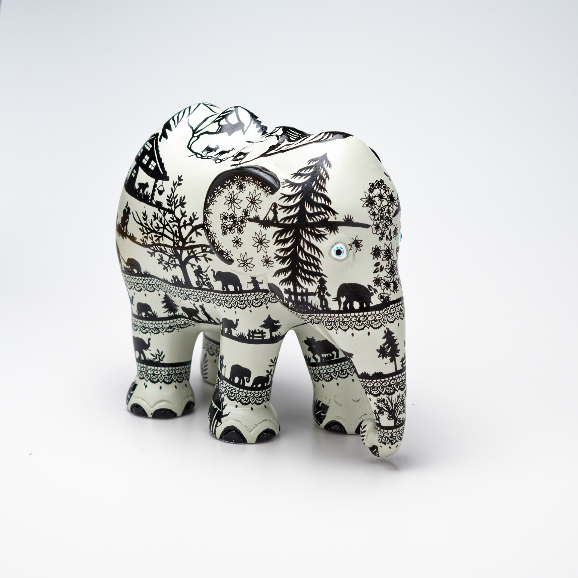 Elephant name: The Journey      Artist: Mirjam Binggeli      Parade: Swiss Tour 2020