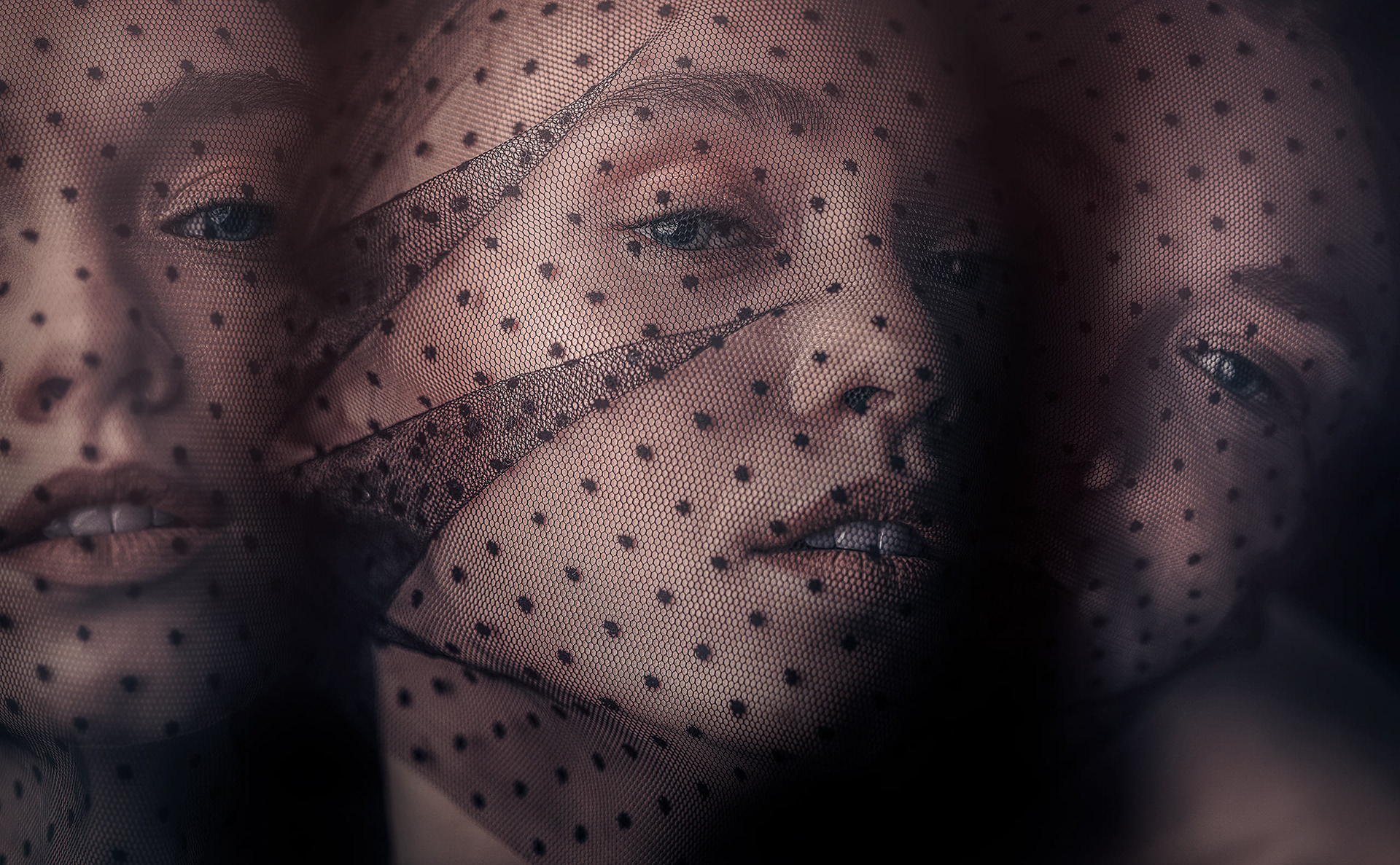 Glance / 視線 by Masaki Hirokawa / 廣川政樹