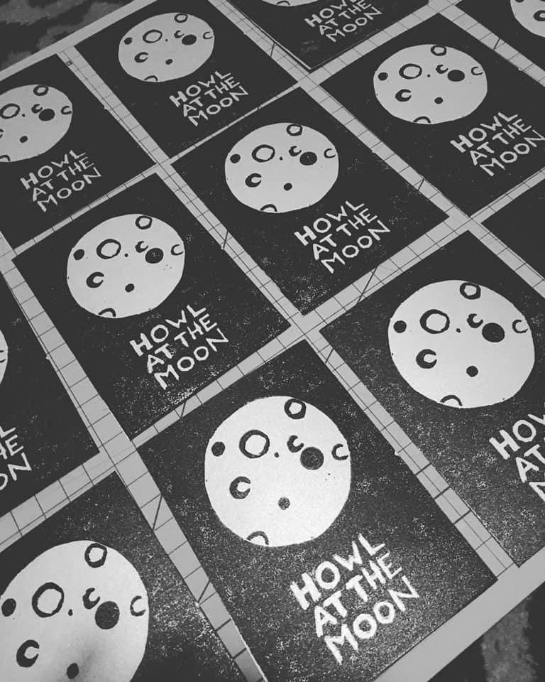 howl at the moon print 2019