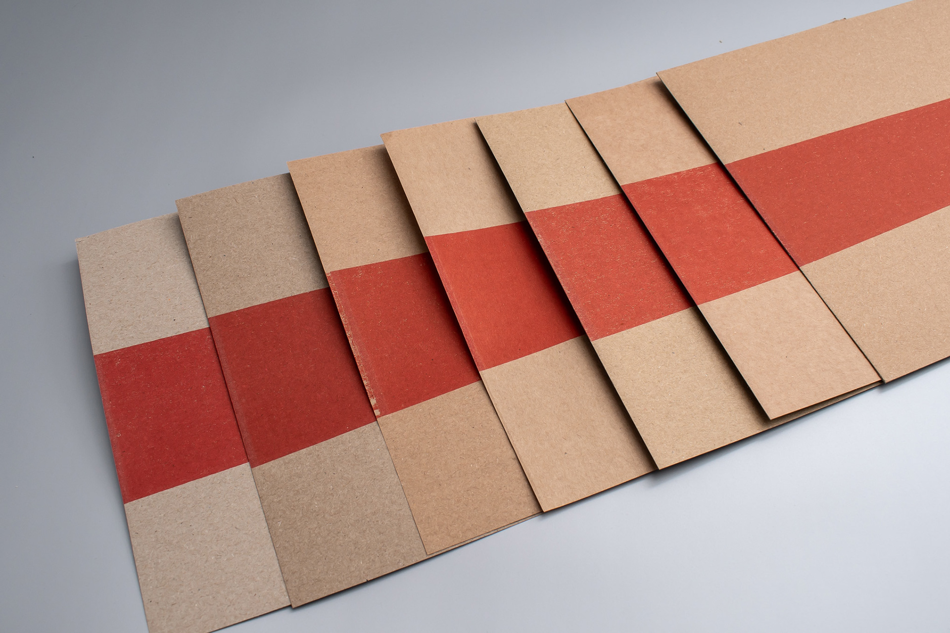 Zdjęcia produktowe farba czerwona