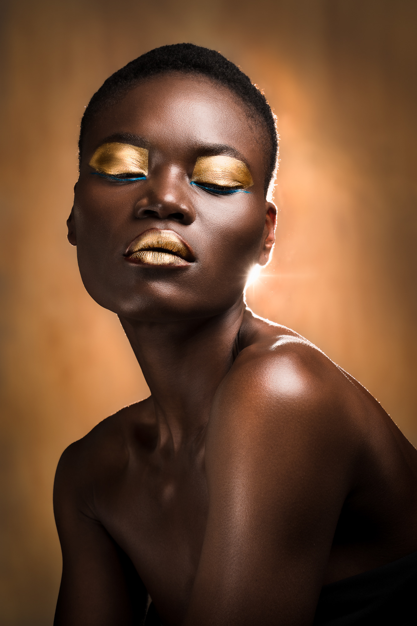 Model: Muny Cisse; MUA: Rocío Jiménez
