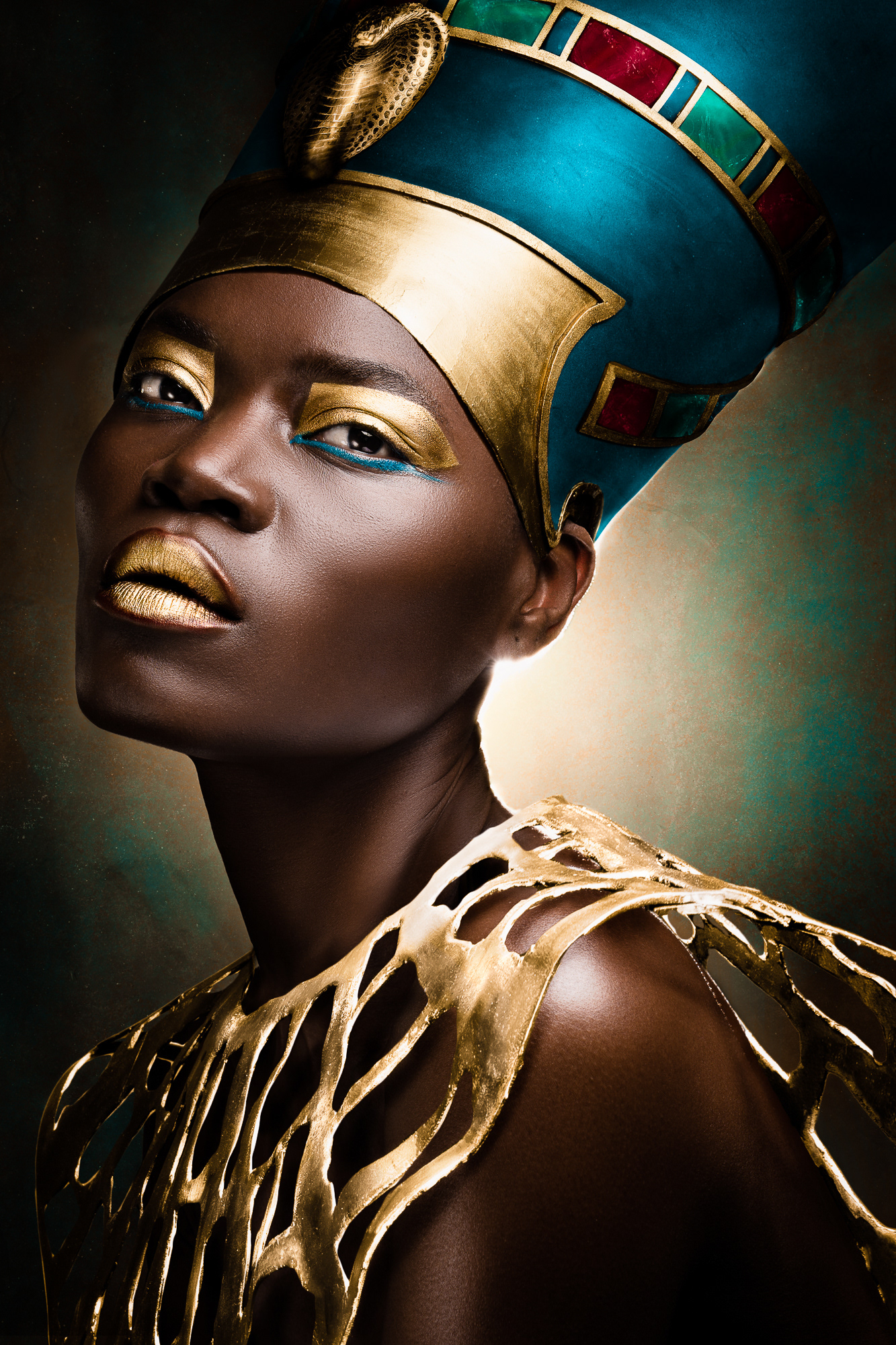 Model: Muny Cisse; MUA: Rocío Jiménez; Props design: Ana Gamarra