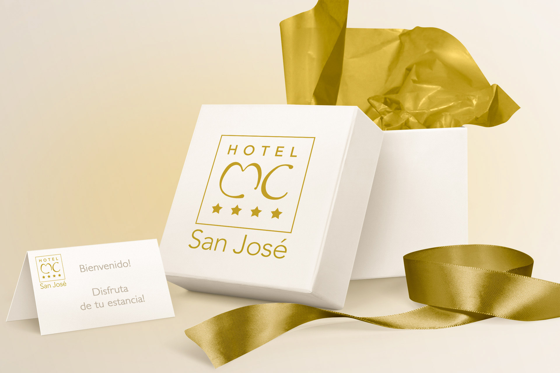 Estrategia integral de identidad y posicionamiento, rediseño de logotipo e imagen corporativa, desarrollo de producto, diseño gráfico, fotografía y papelería especializada y estrategia digital SEO y SEM para Hotel MC San José, hotel icónico referente del sector turístico europeo en el Parque Natural Cabo de Gata-Níjar, por Lounge Creative, agencia de publicidad, branding hotelero y marketing turístico en Almería, bajo dirección creativa de Marcelo Maussé