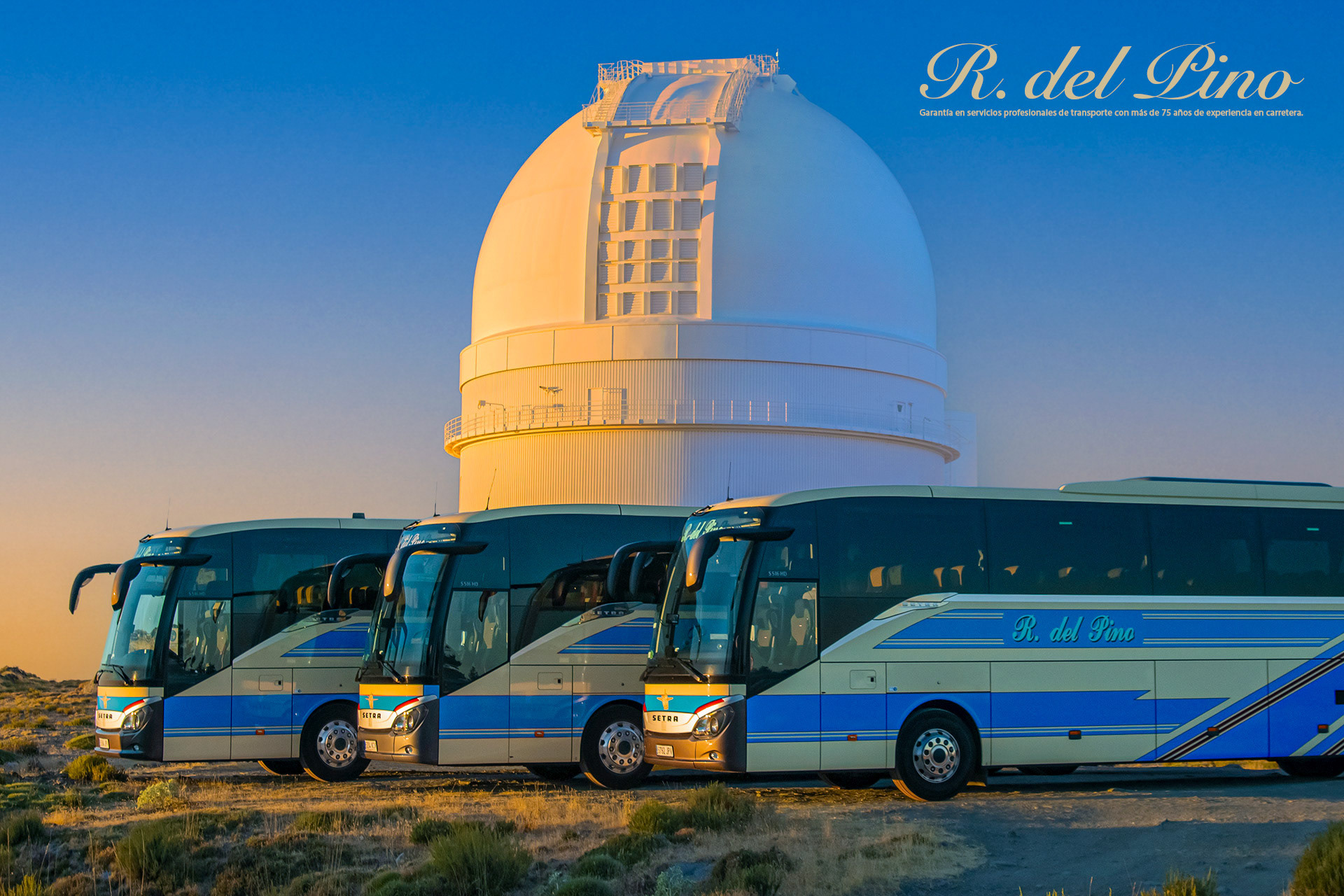 Producción fotográfica profesional y diseño de catálogo comercial para R. del Pino, empresa líder de autocares y autobuses en Almería con gran flota de vehículos y facturación millonaria. Trabajo integral con corte de calles con policía local, permisos especiales y sesiones en localizaciones icónicas de Almería como el Castillo de Santa Ana en Roquetas de Mar, Museo de Almería, Observatorio de Calar Alto, faro de Cabo de Gata y Estación de Almería. Incluye fotografía de producto de vehículos, fotografía de situación, fotografía corporativa de instalaciones y fotografía de características y atributos de interiores de autocares para el departamento de ventas. Proyecto de marketing, comunicación y digitalización para presentación de nuevos autocares, con tratamiento de gama alta calidad y posicionamiento de marca. Realizado por Lounge Creative, agencia creativa y publicidad en Almería, con fotografía de Marcelo Maussé. Contacto 625 575 683
