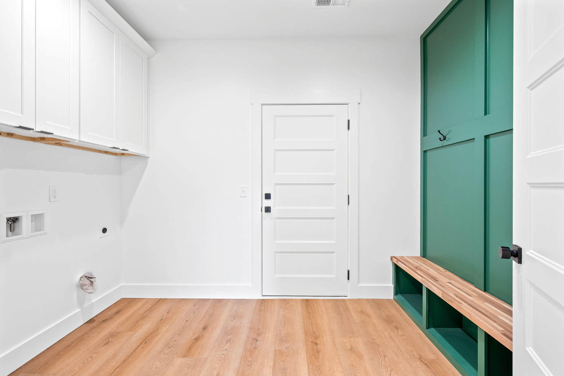 Mudroom/Laundry Room Featuring Built-Ins