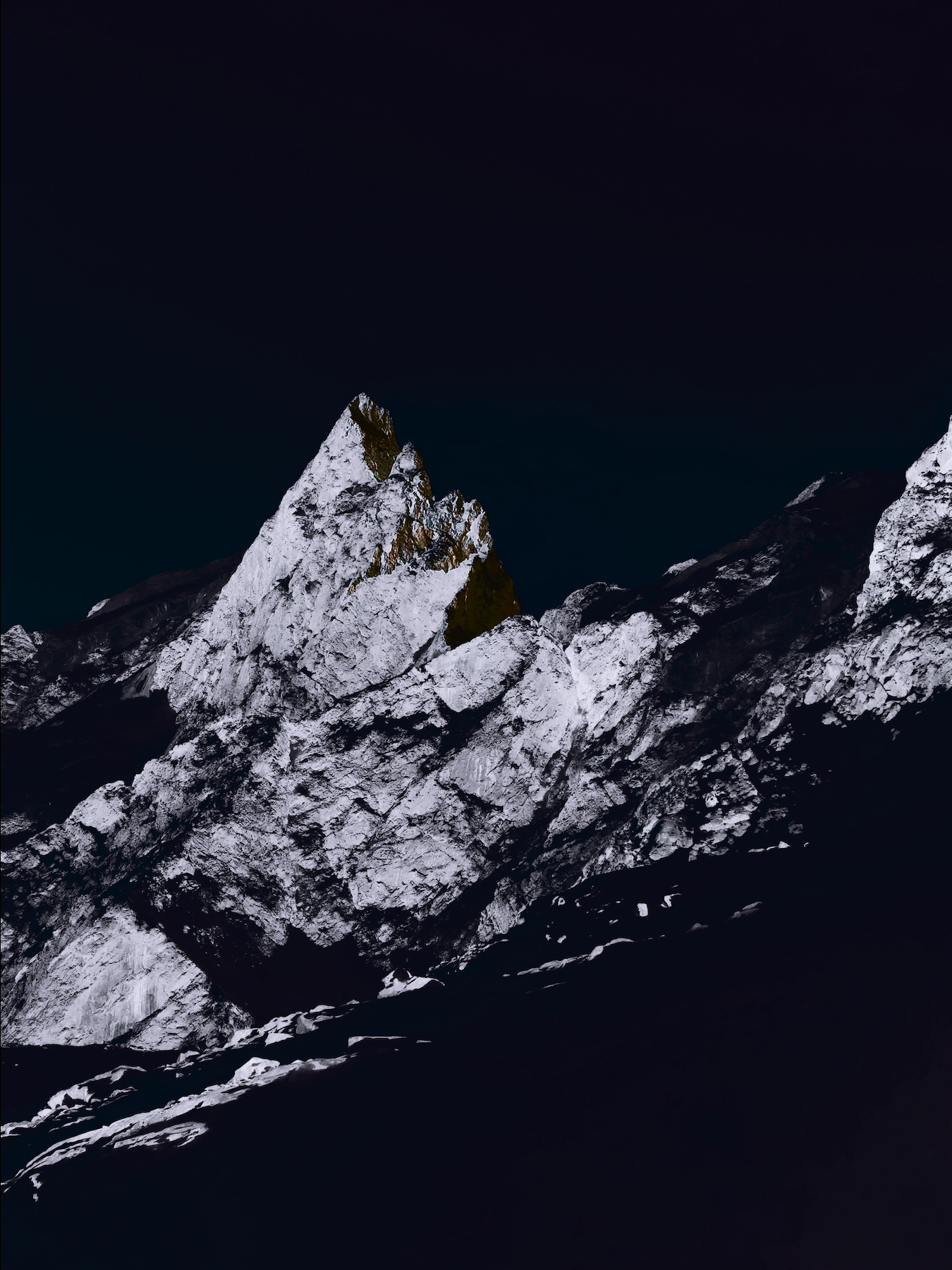 The Marble Mountain | 4:3 | €95 - €720 | Oplage 2//30