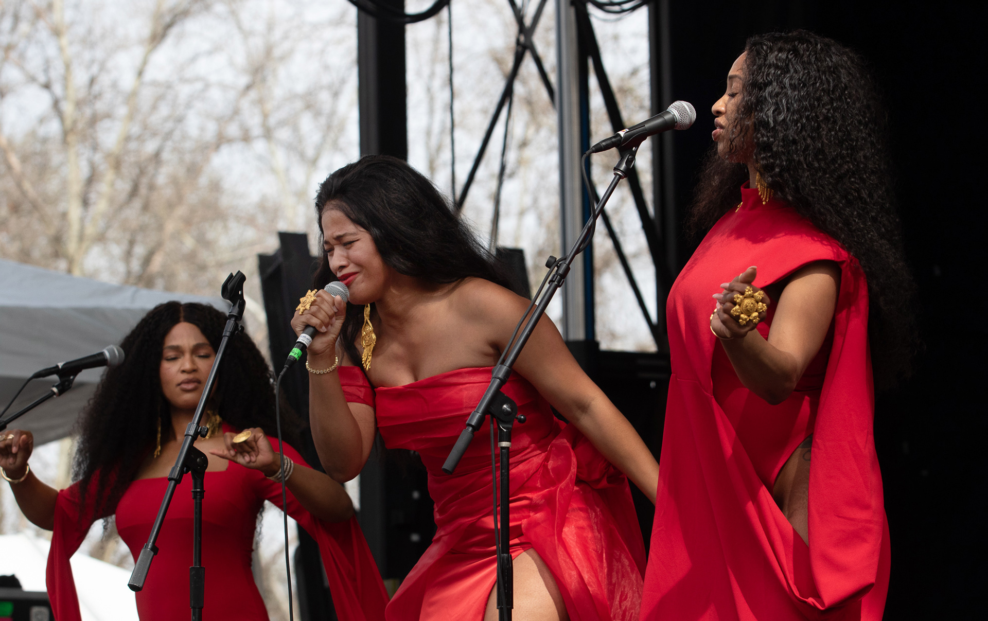The Womack Sisters on Main Stage