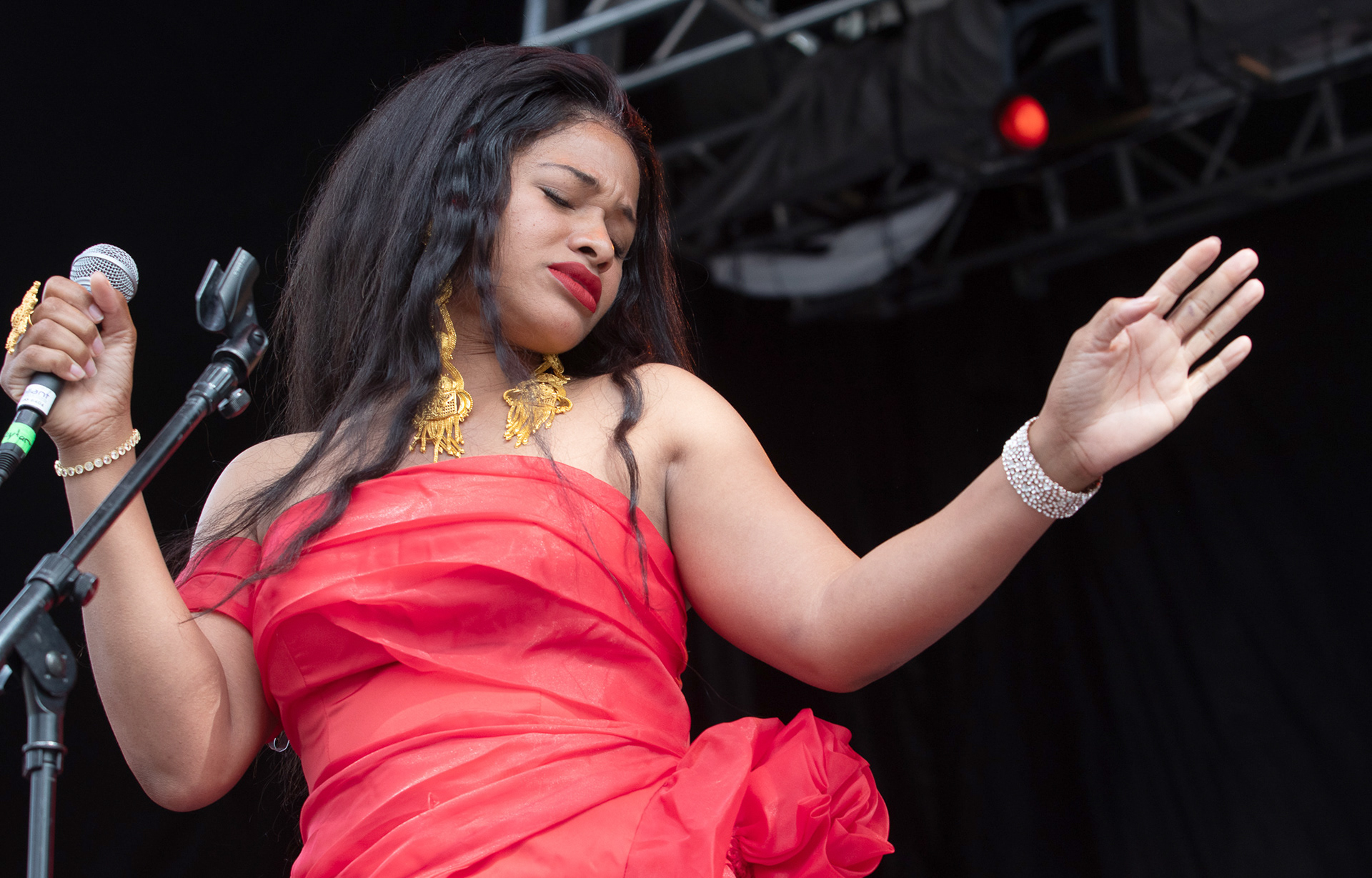 The Womack Sisters on Main Stage