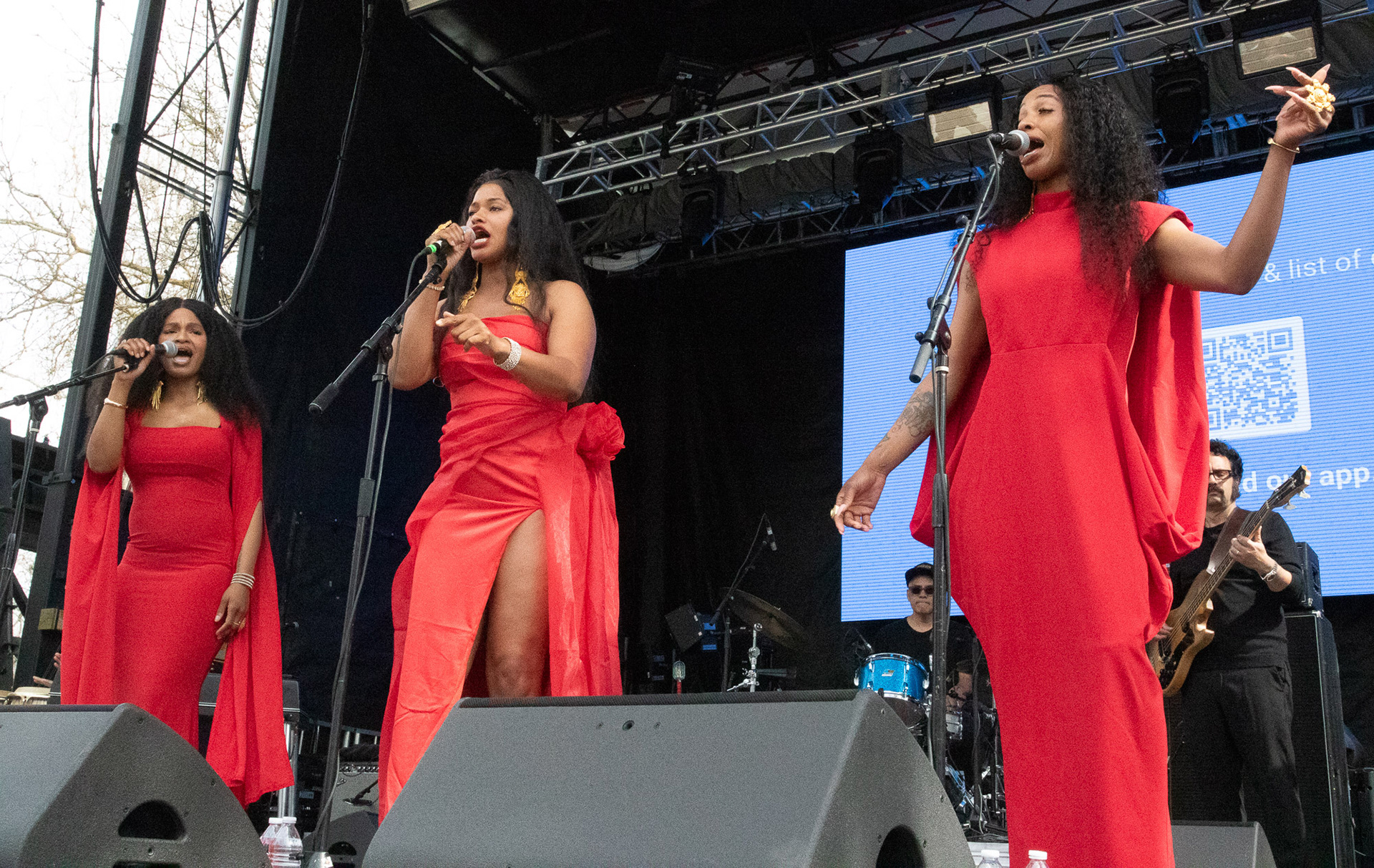The Womack Sisters on Main Stage