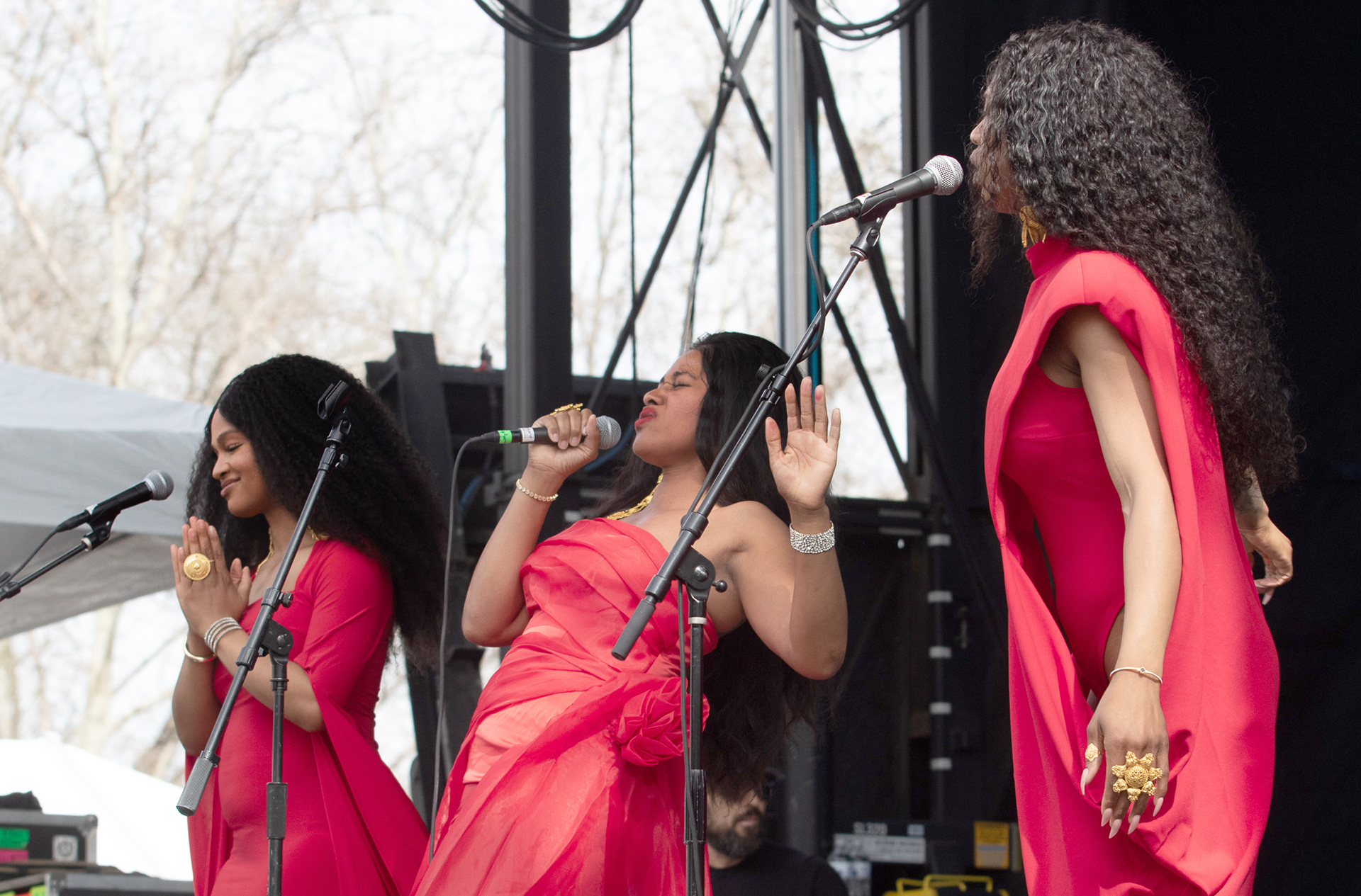 The Womack Sisters on Main Stage
