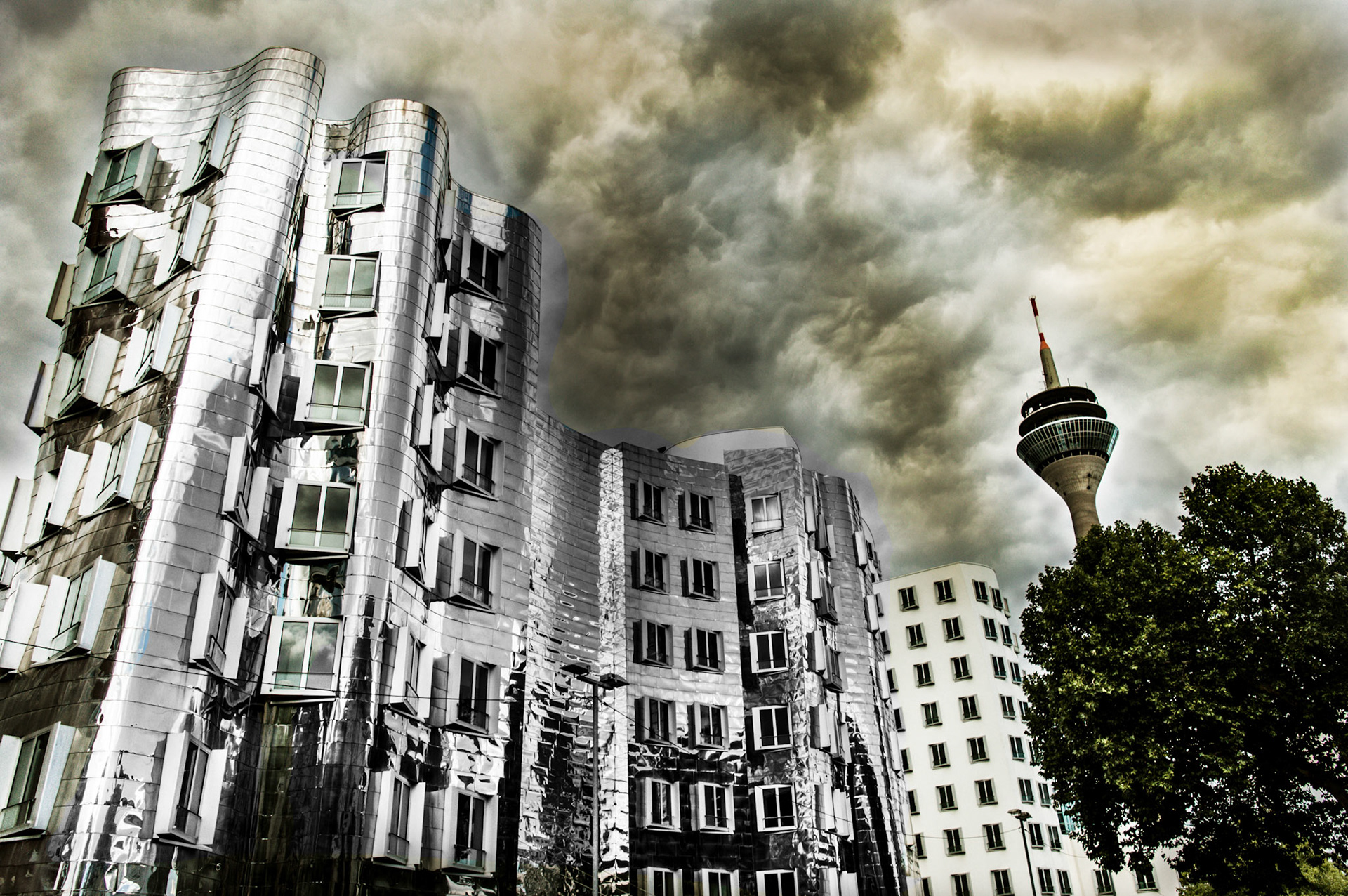 Gehry Bauten unter Dramasky
