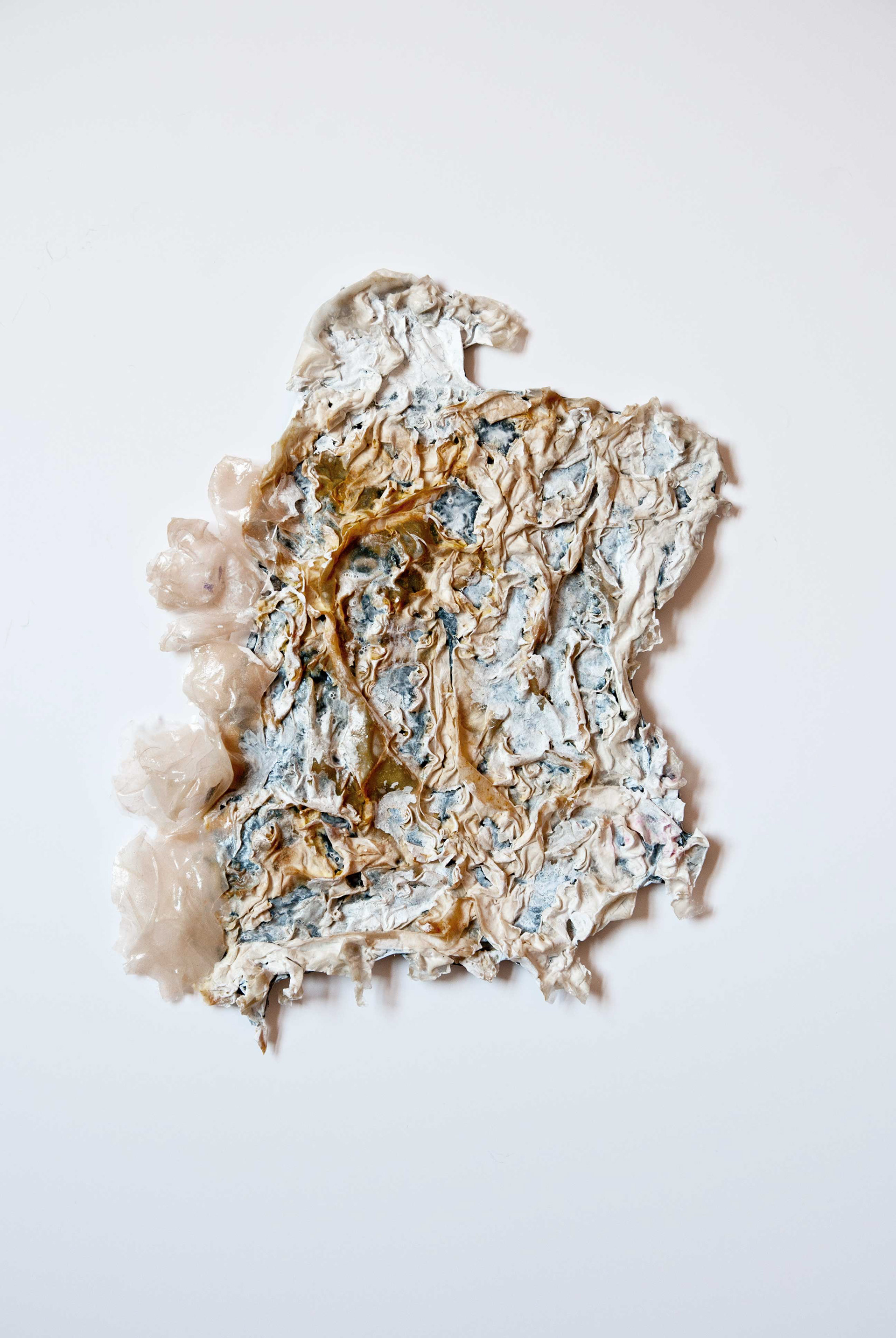 drawing/shaped paper 2017 30x23cm paper/ pigment/ ink 