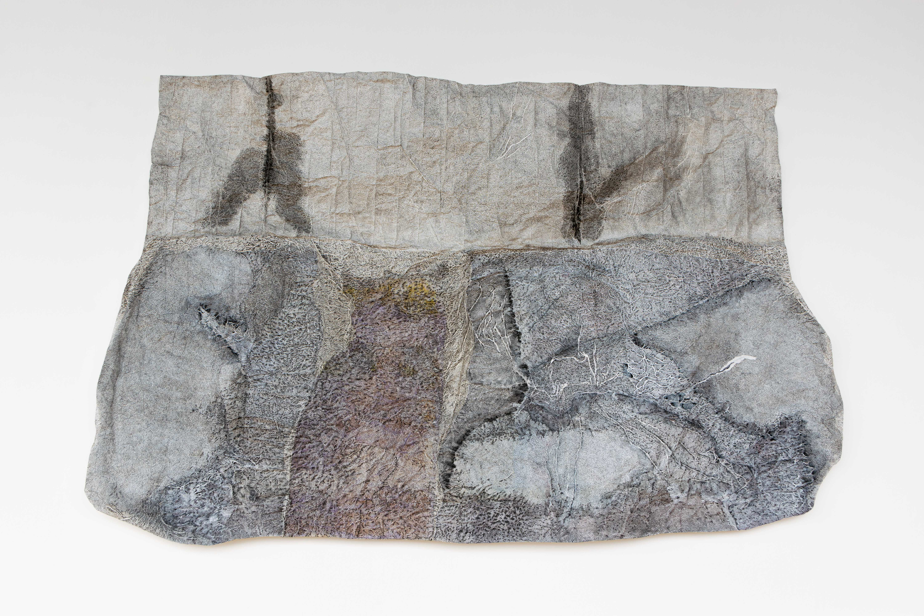 Desert Land | 2019 | 245 x 380 cm | shaped paper | mixed media