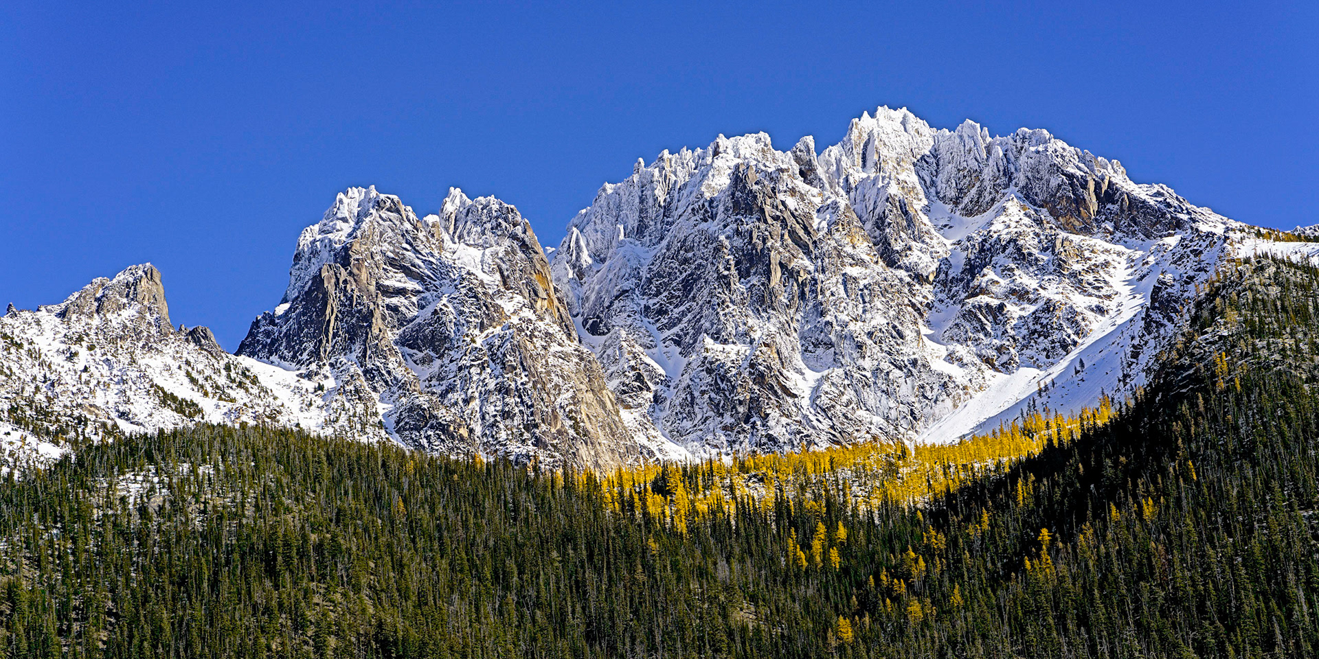 Snagtooth / Kangaroo Ridge from WA-20, Oct 2019