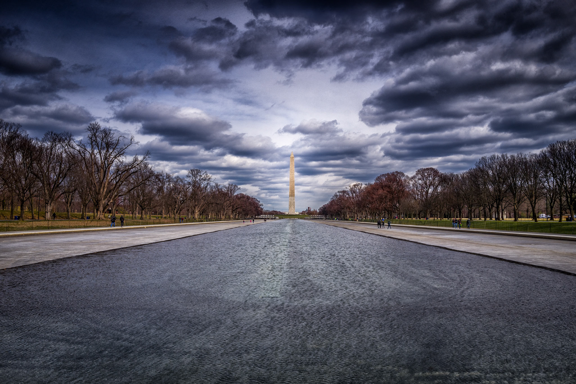 If you have ever had the opportunity to visit Washington, D.C. you may have noticed that the Washington Monument has a way of finding its way into every view.