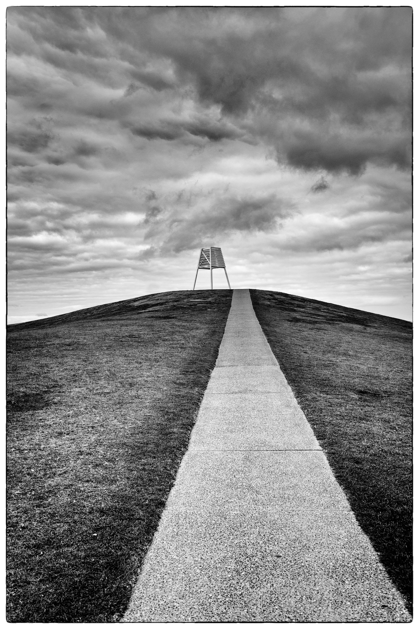 Point Ormond is an elevated point at the Elwood beach on Port Phillip Bay.It has had an interesting and varied history. Originally called Little Red Bluff, it was named after Captain Ormond who sailed up Port Phillip Bay in 1939.