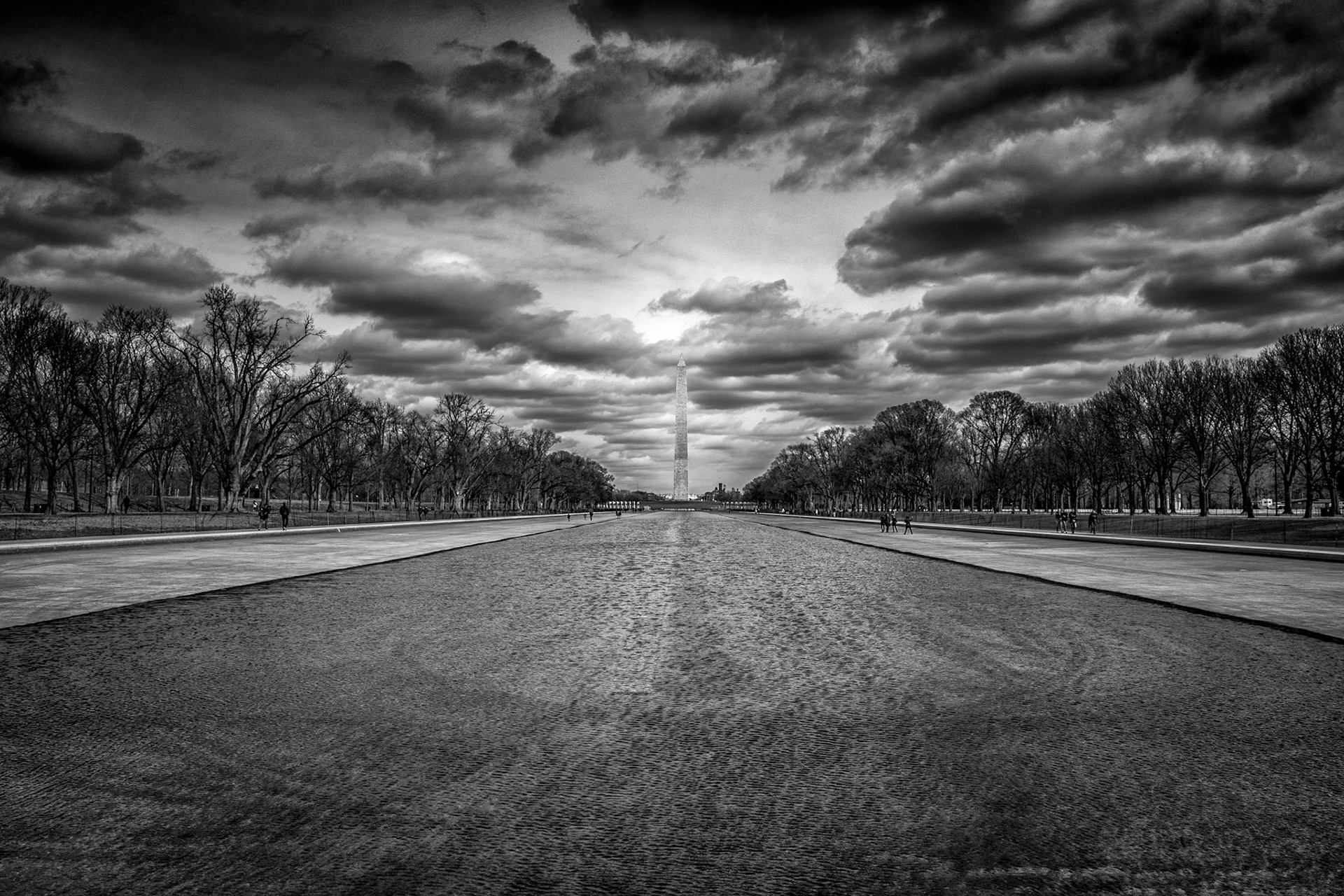 If you have ever had the opportunity to visit Washington, D.C. you may have noticed that the Washington Monument has a way of finding its way into every view.