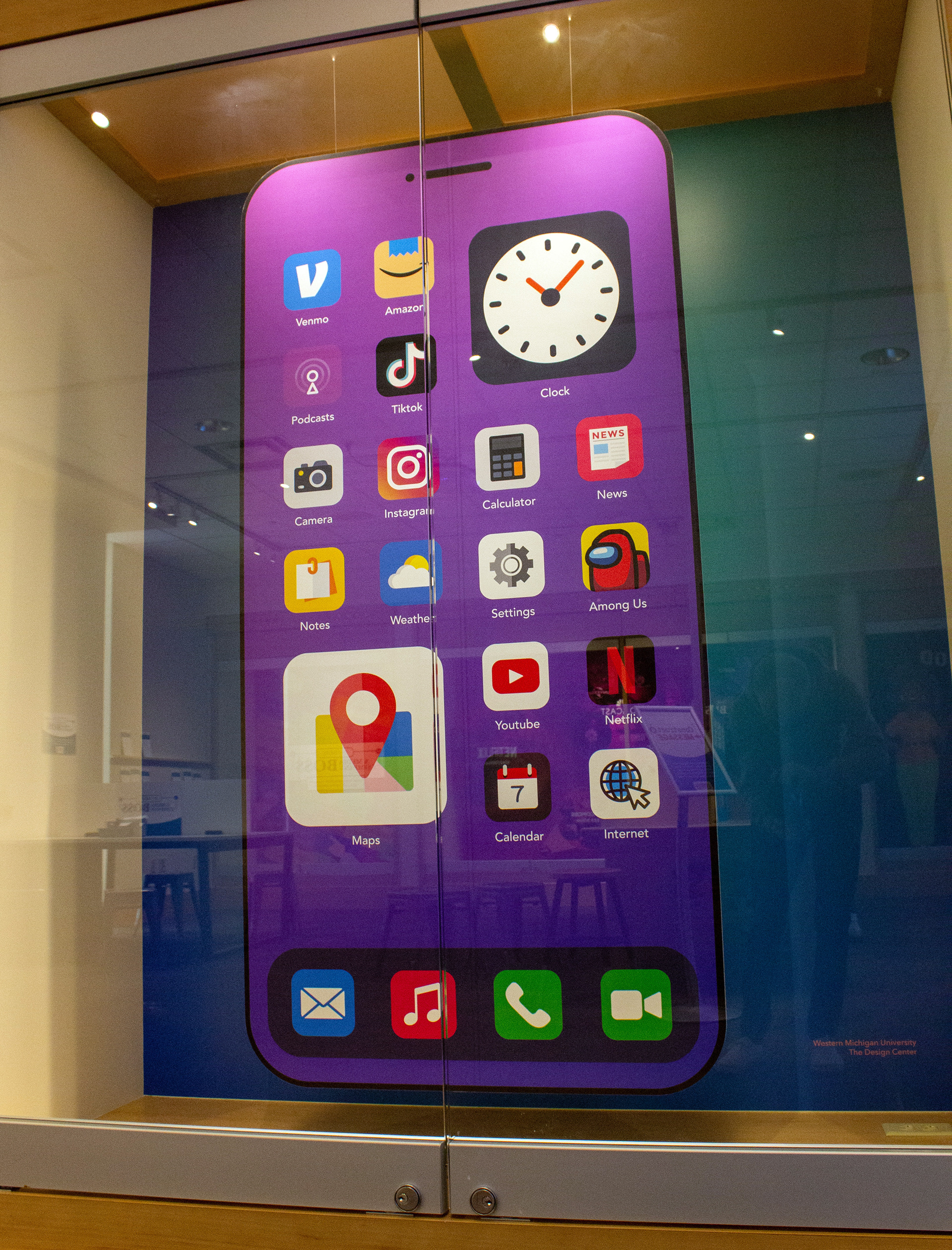 Center Smartphone