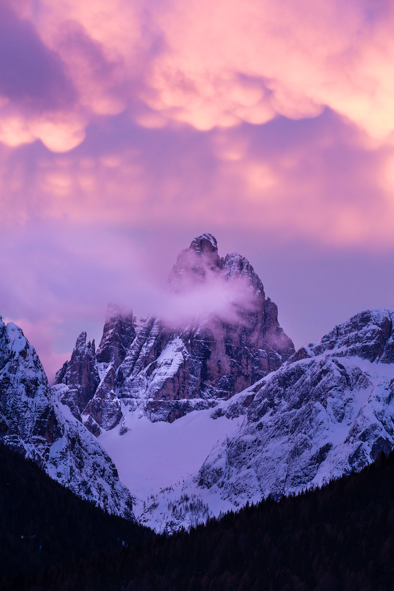 Cloud Embracing Mountain