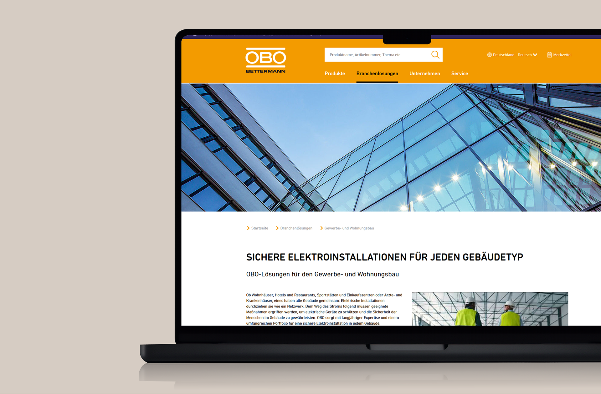 Mockup Quelle: mockupcloud.com; Website: https://www.obo.de/branchenloesungen/gewerbe-und-wohnungsbau/