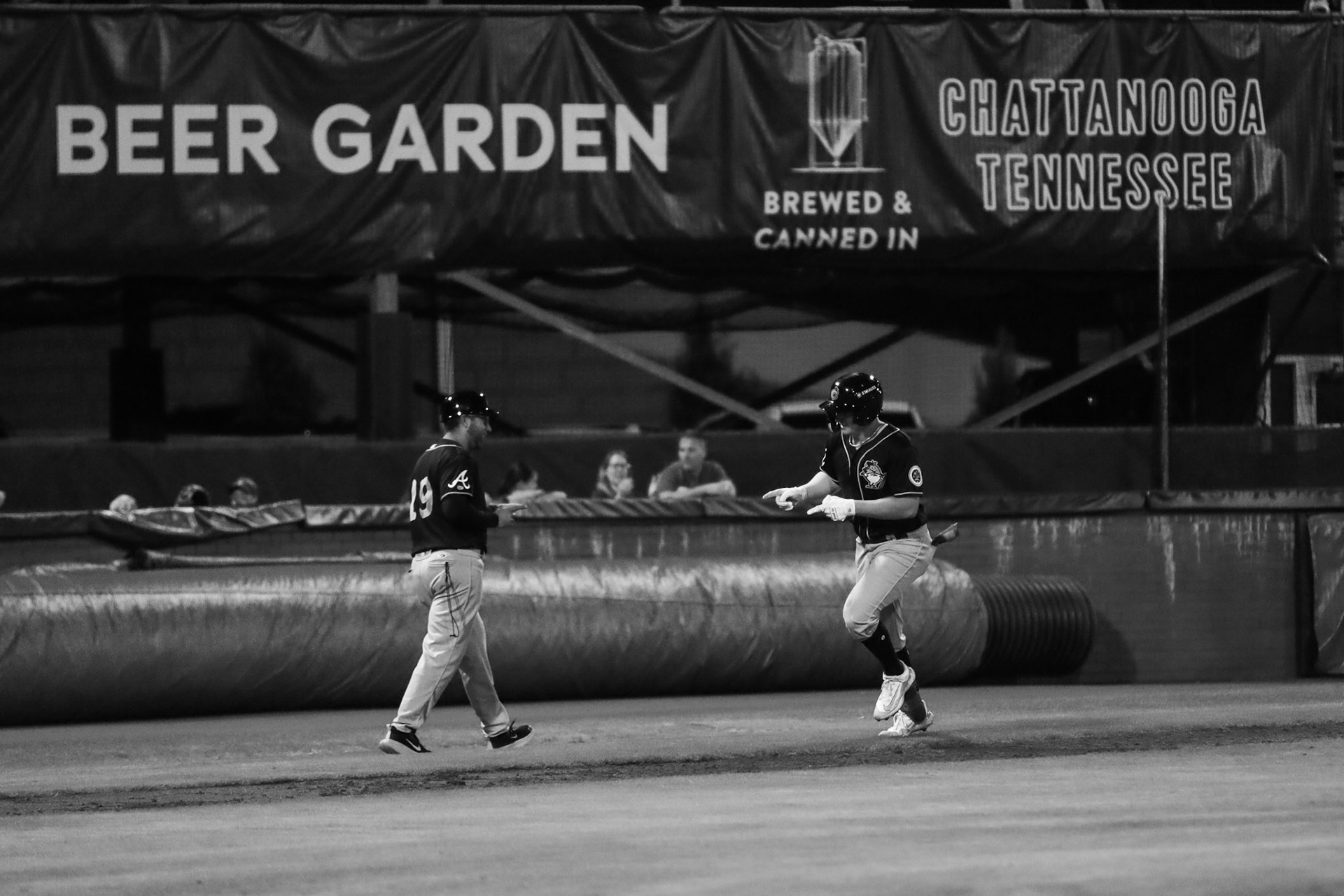 Clingstones @ Lookouts 4.25