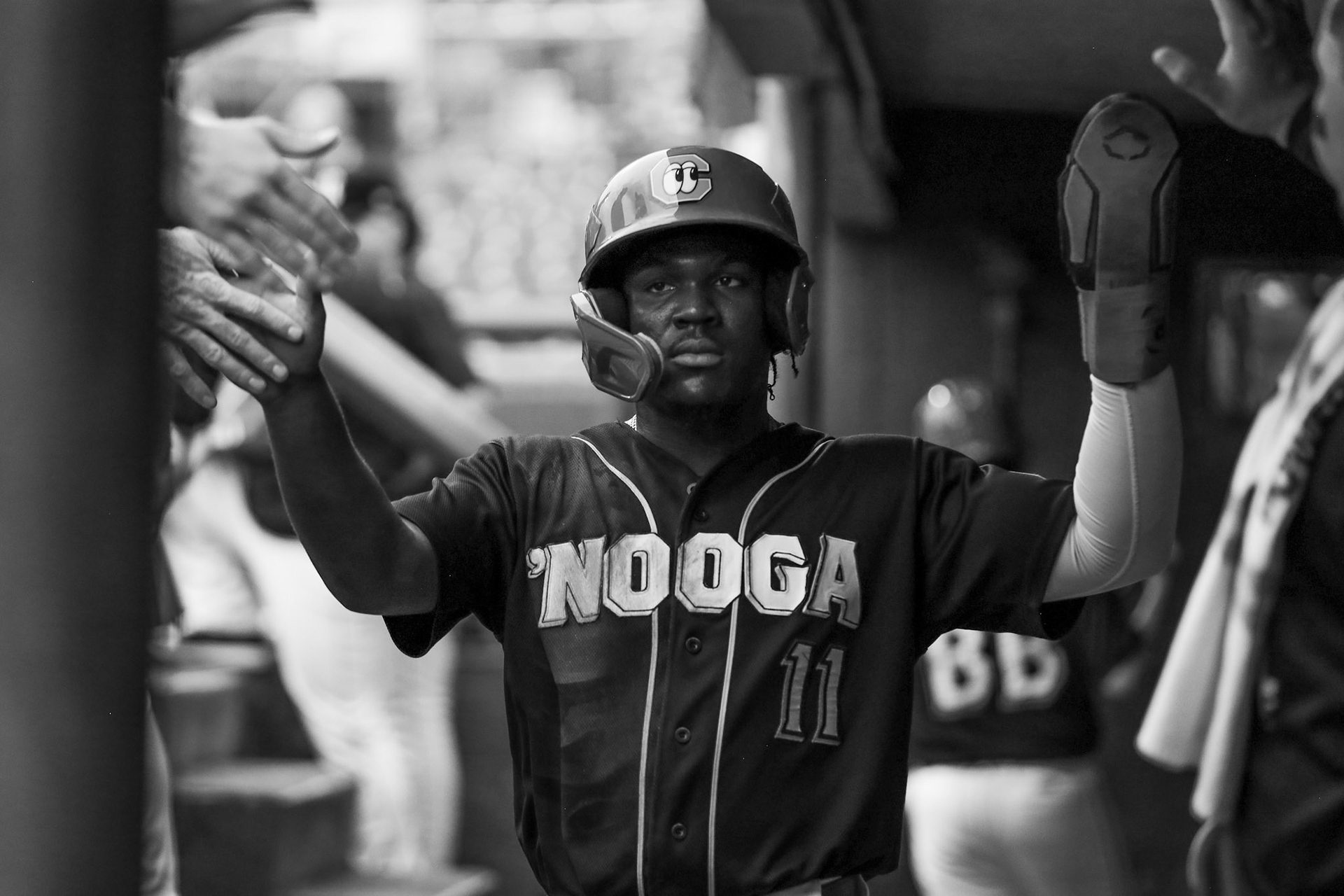 Lookouts vs. Trash Pandas 5.20 - Hector Rodriguez dugout high-fives