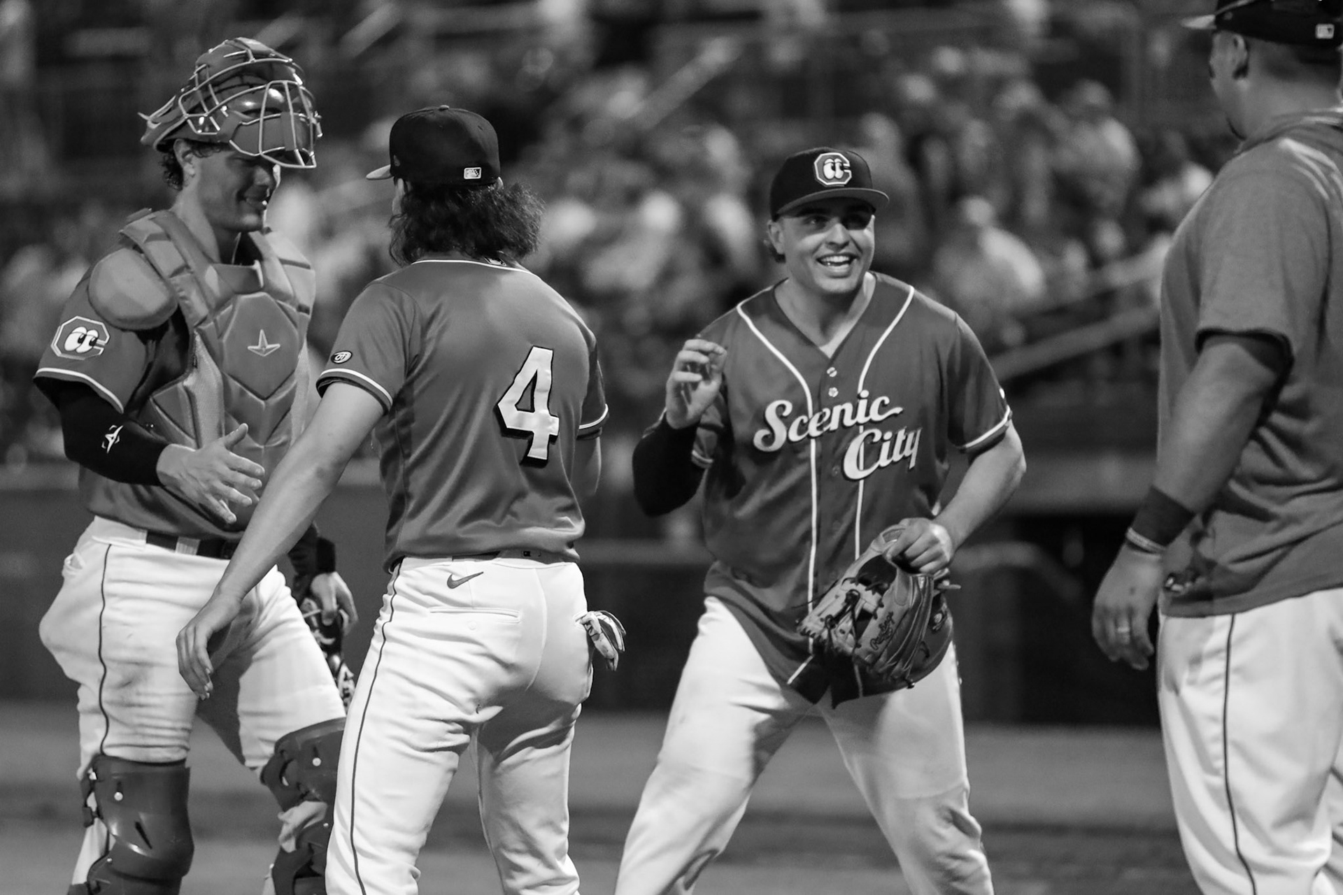 Lookouts vs. Clingstones 4.26 - Sal Stewart celebrates win with teammates