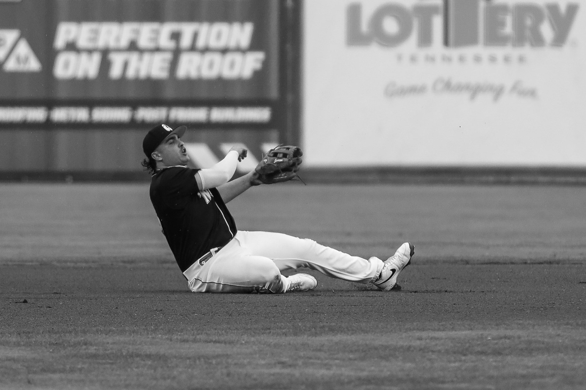Lookouts vs. Shuckers 6.12 - Sal Stewart slide and throw