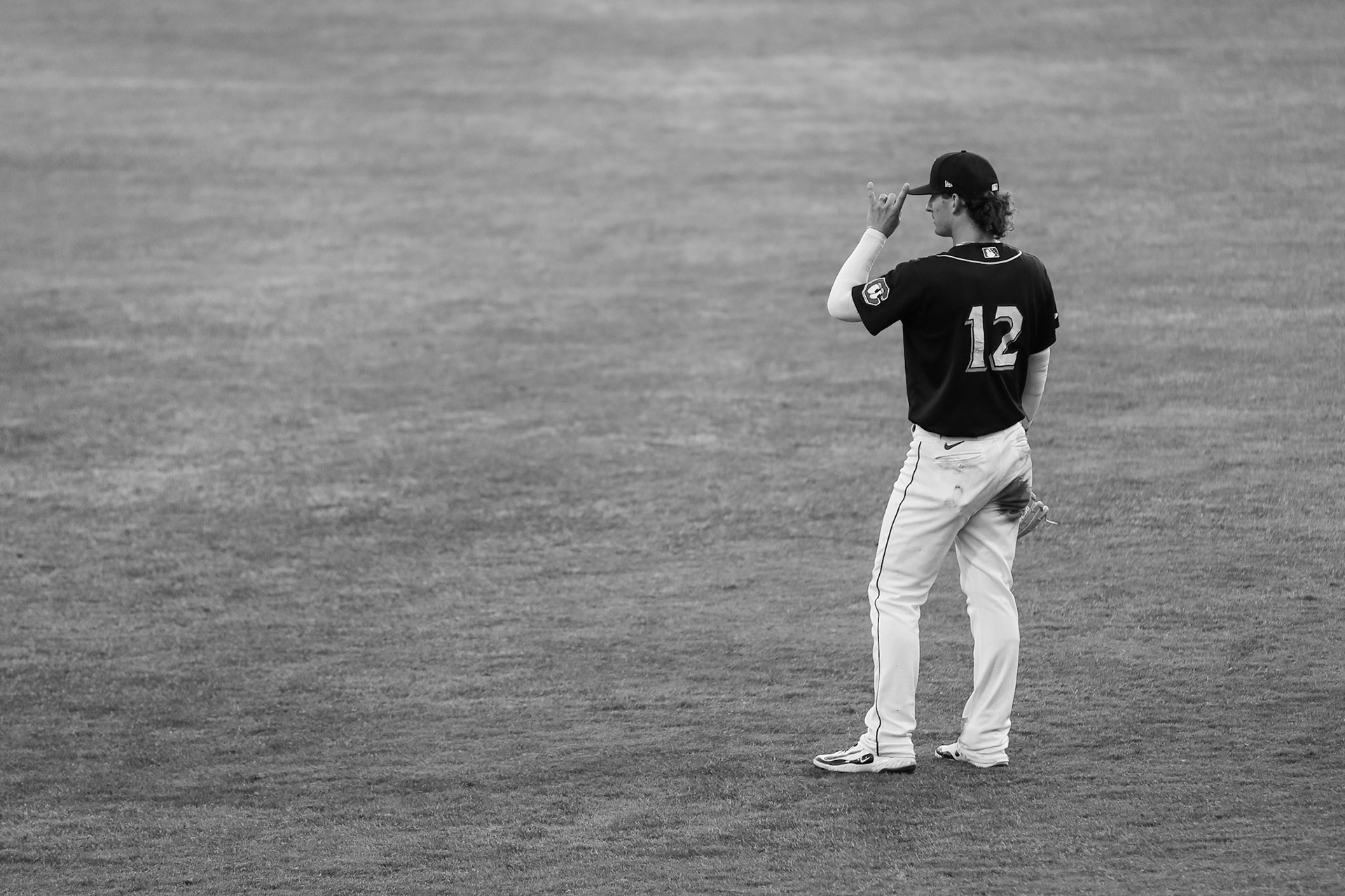 Lookouts vs. Trash Pandas 5.22 - Austin Hendrick signals two outs