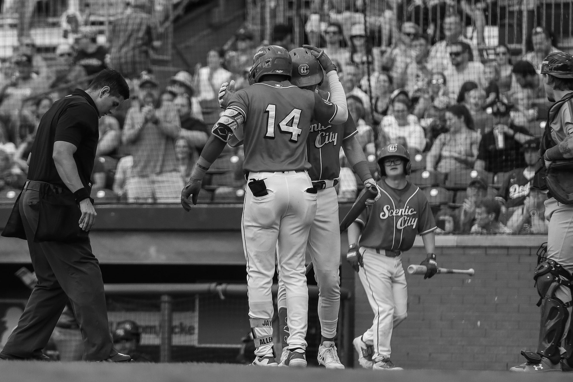 Lookouts vs. Smokies 8.1 - Jay Allen celebrates home run