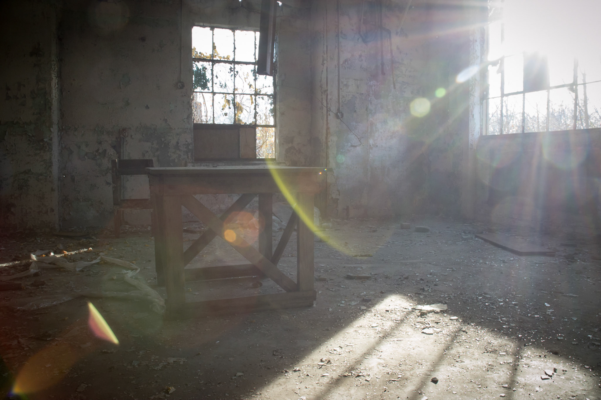 Explored some more dilapidation with Tom, and enjoyed watching a painting session... it was a lovely weekend!